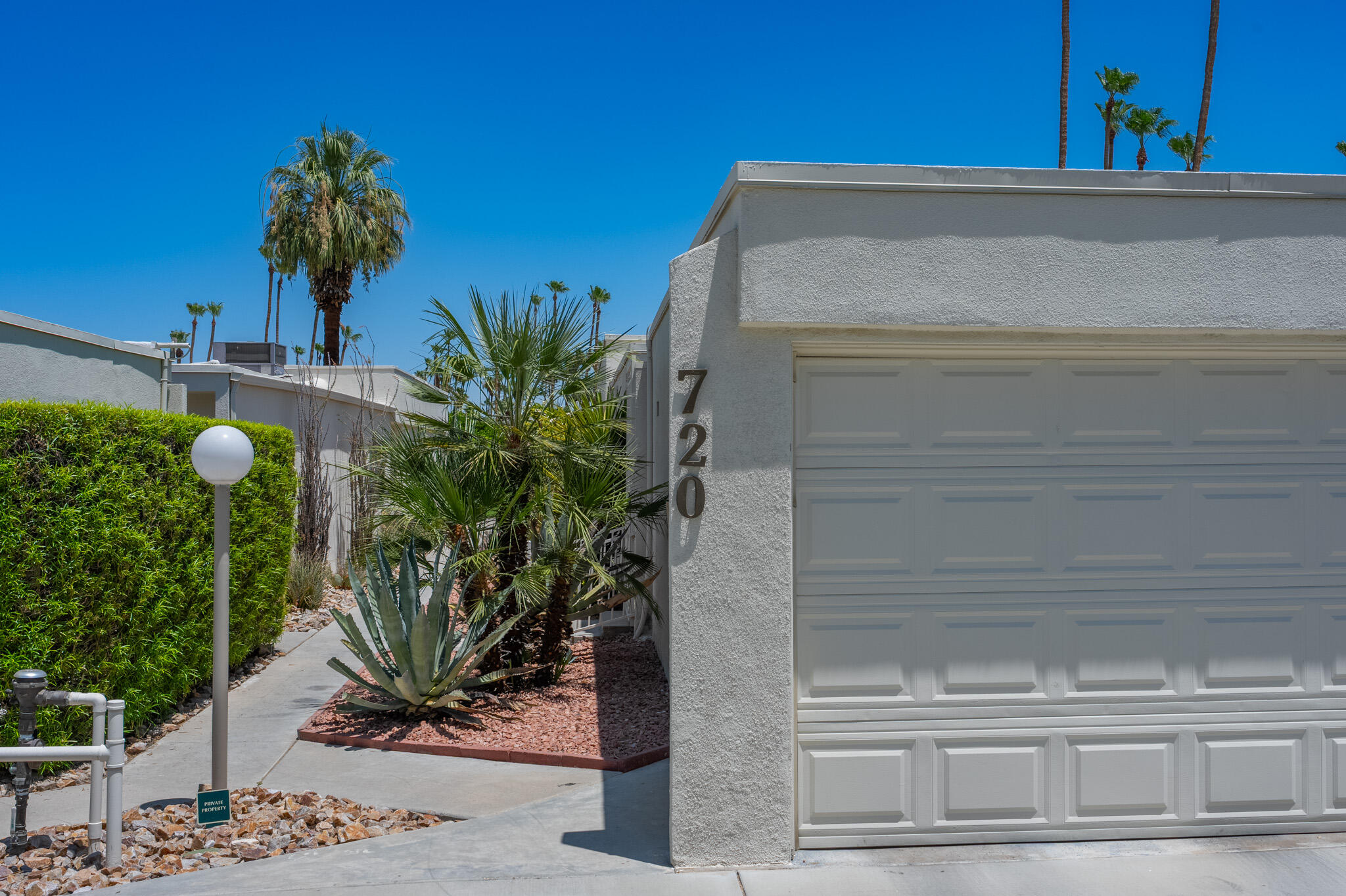720 E La Verne WAY