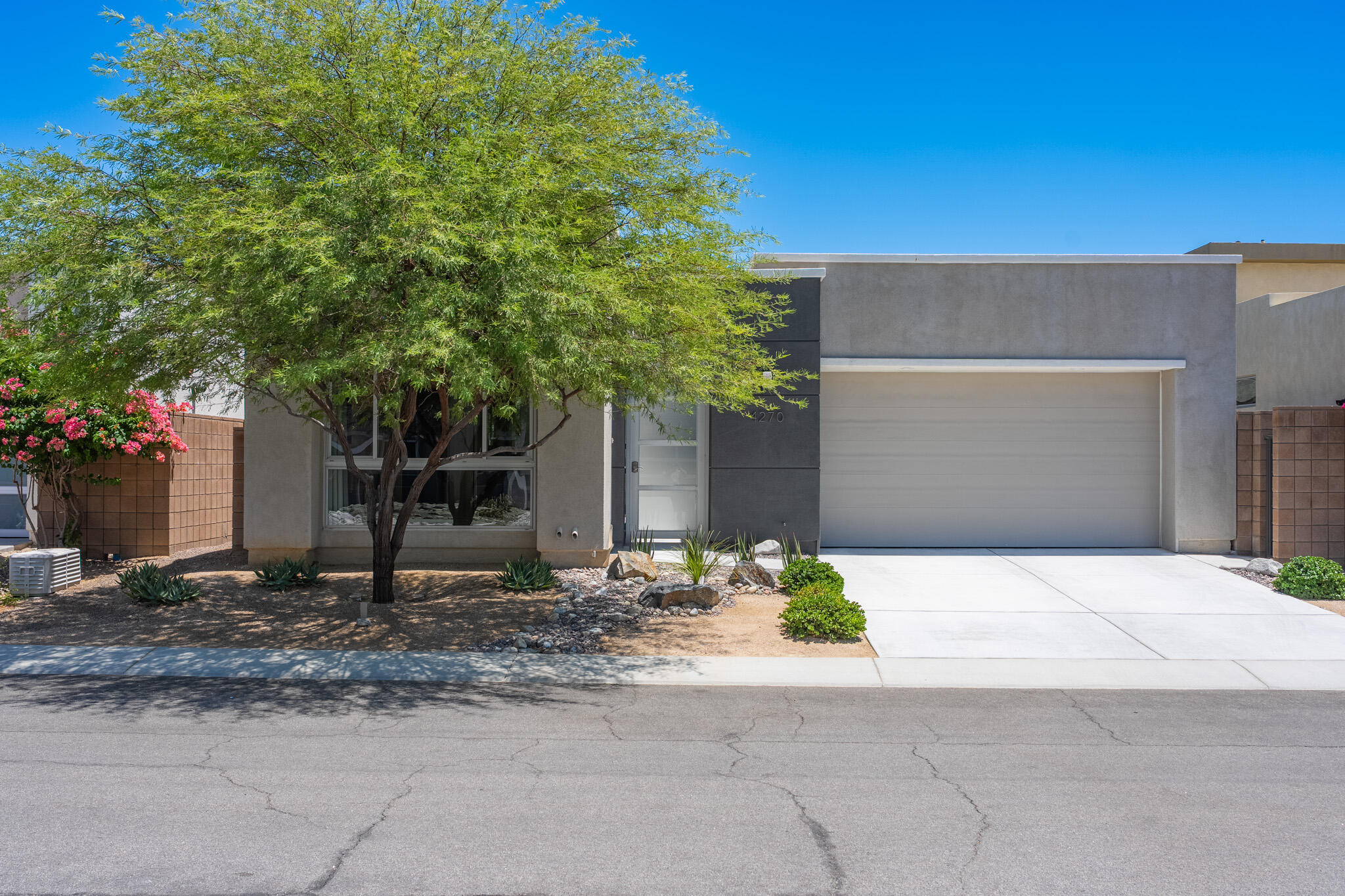 4270 Amber LN