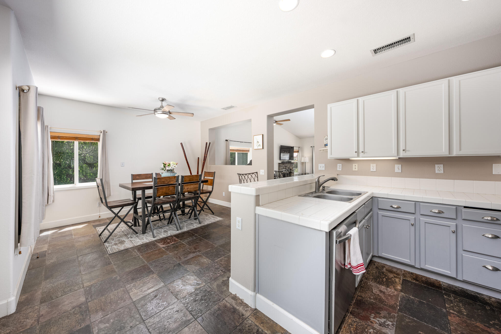 1598 Amelia WAY