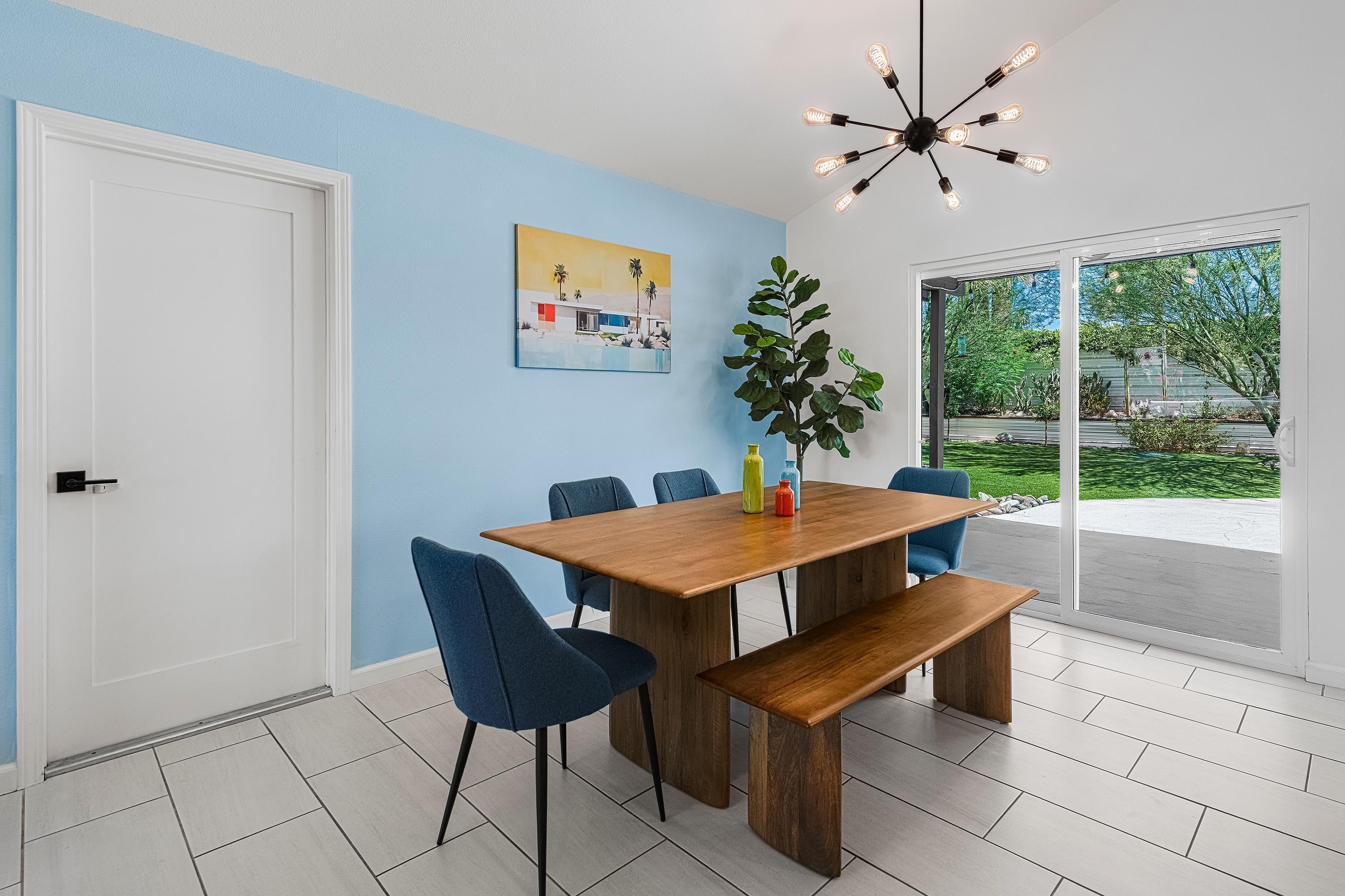 1110 E Vista Chino