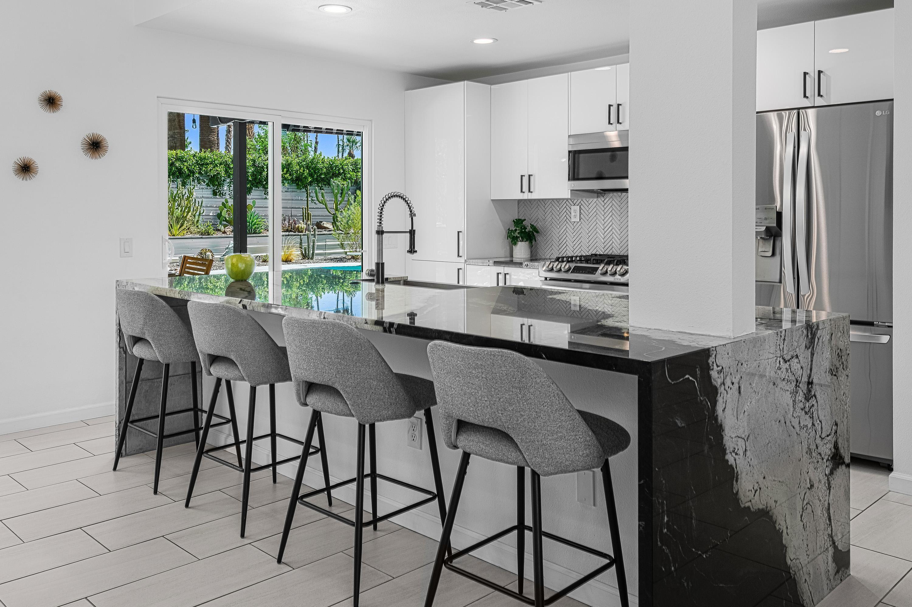 1110 E Vista Chino