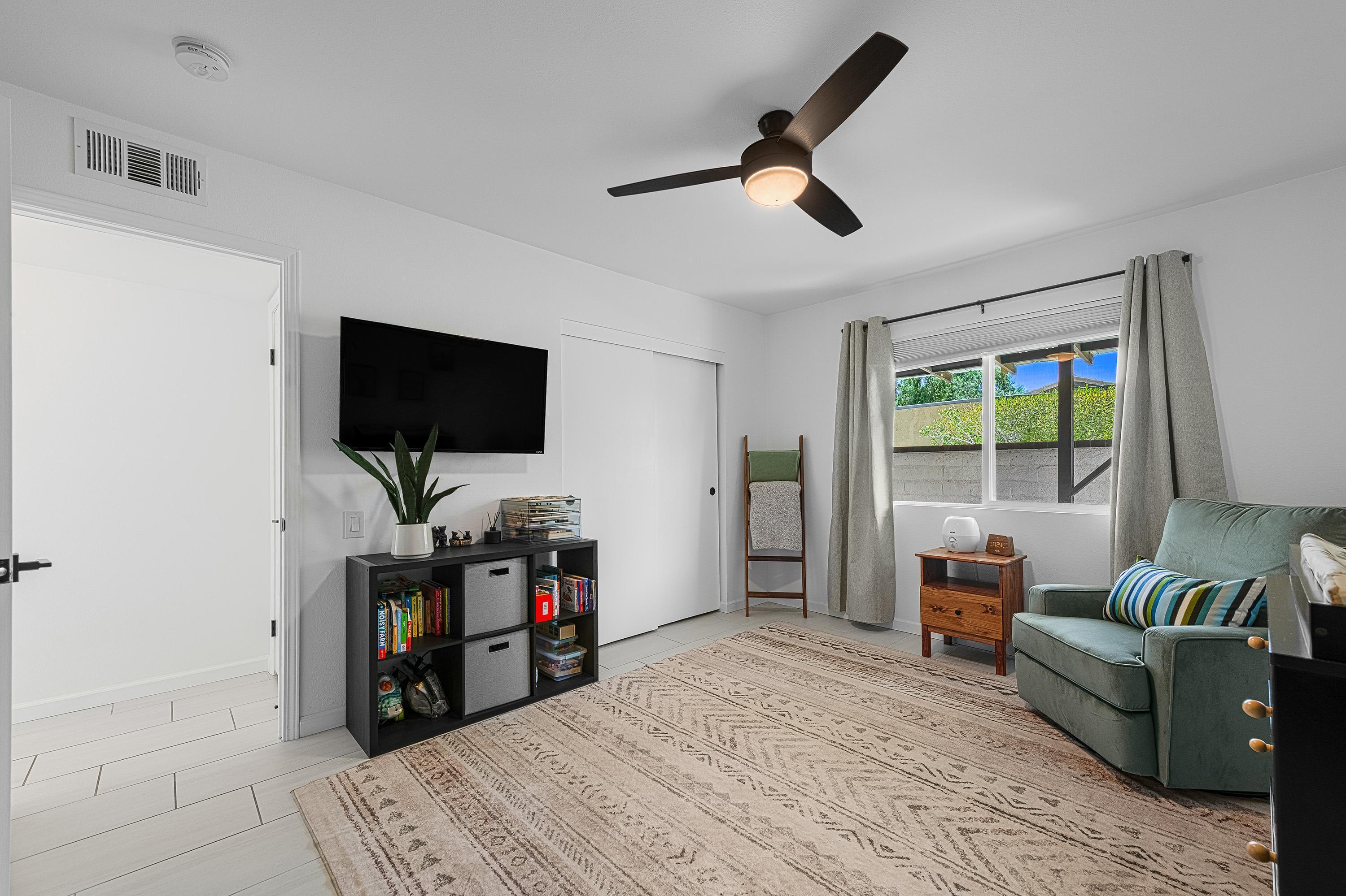 1110 E Vista Chino