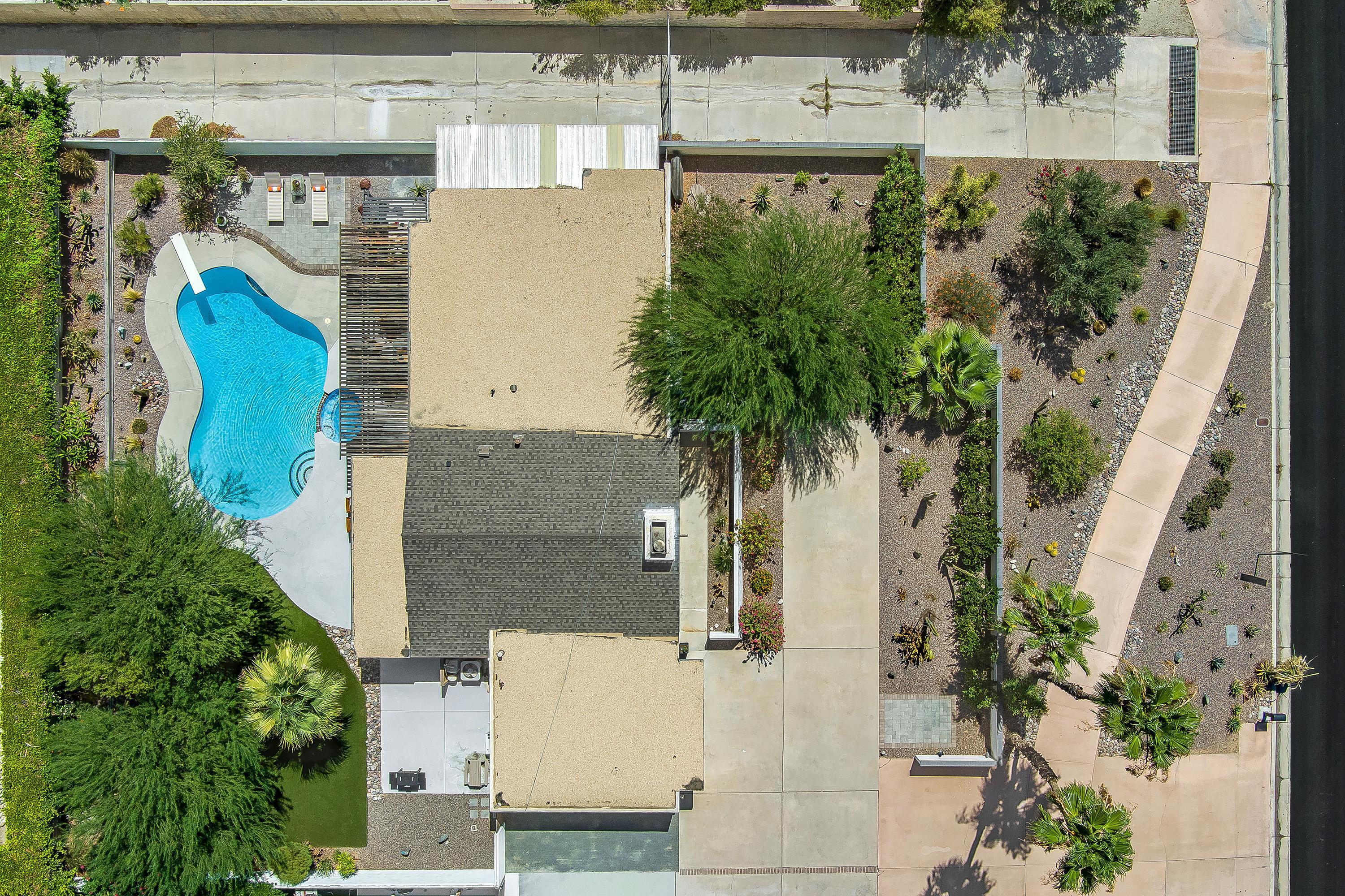 1110 E Vista Chino