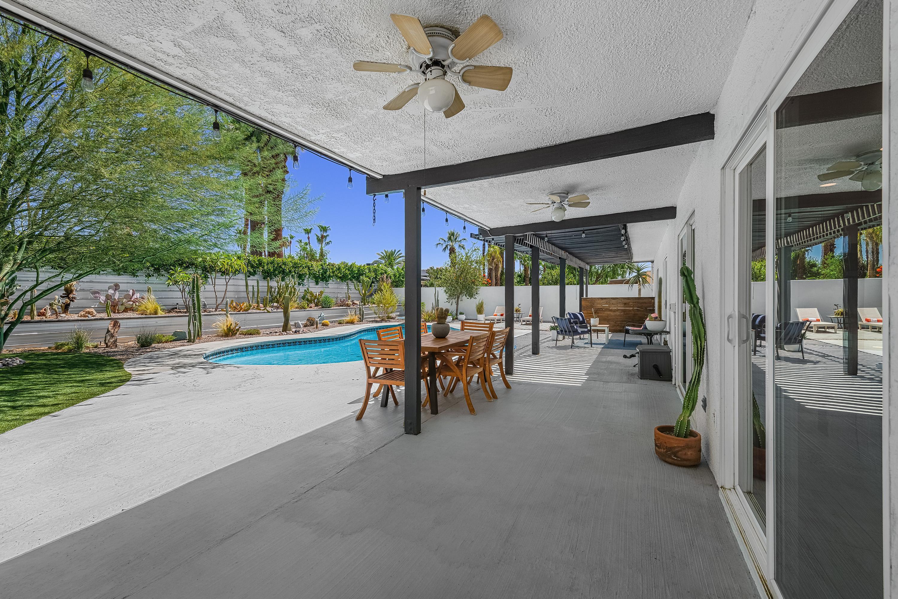 1110 E Vista Chino