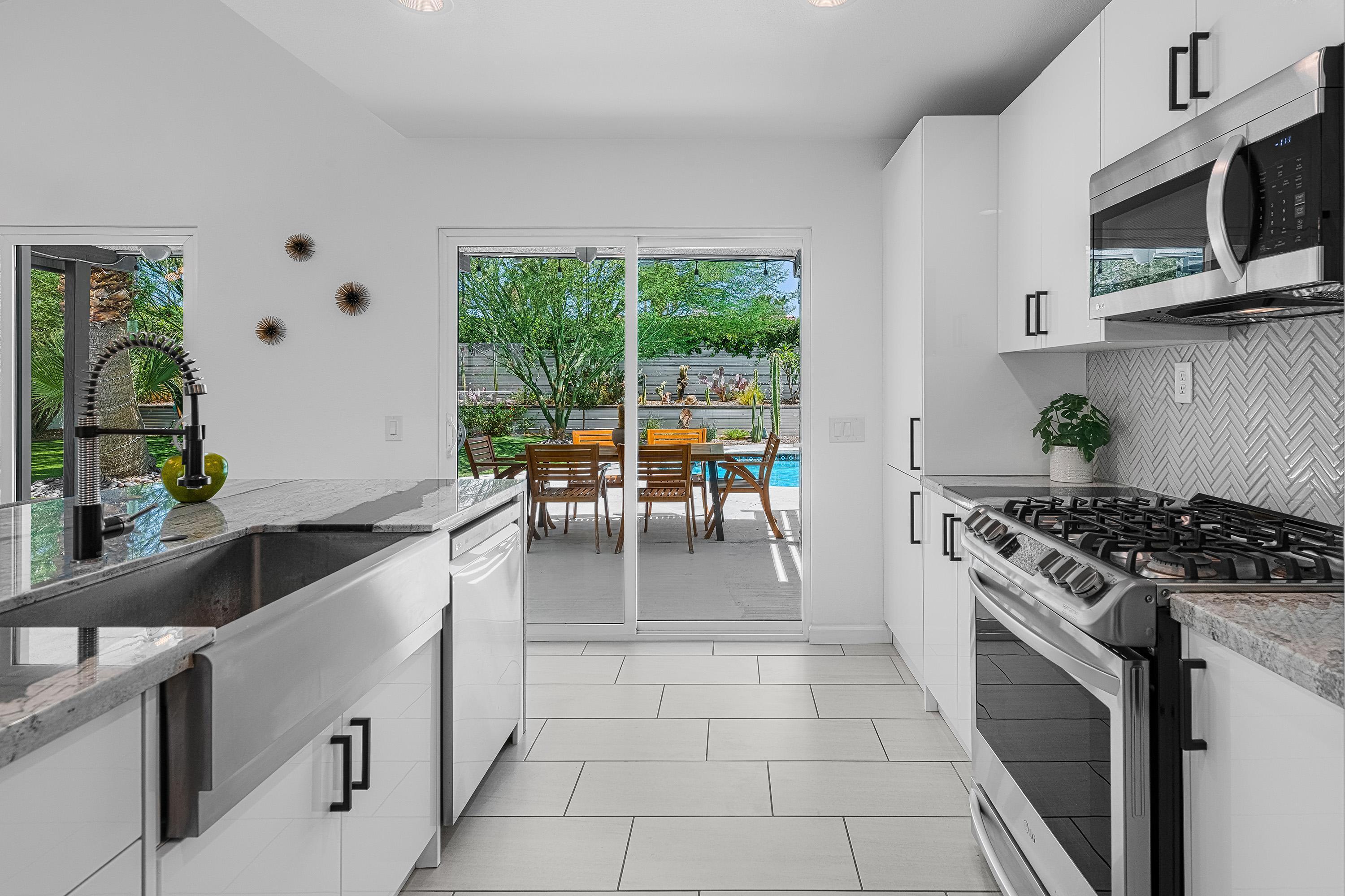 1110 E Vista Chino