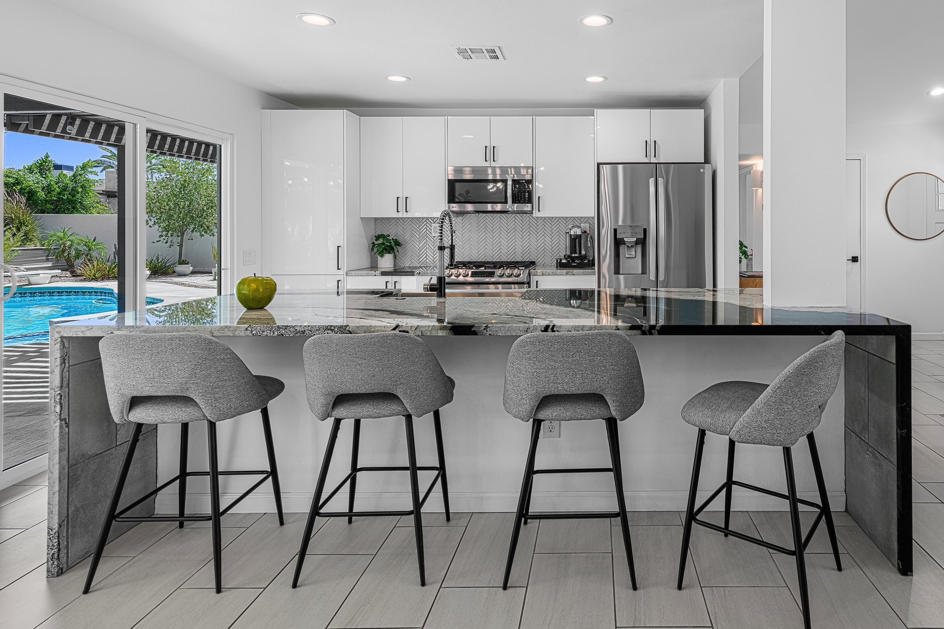 1110 E Vista Chino