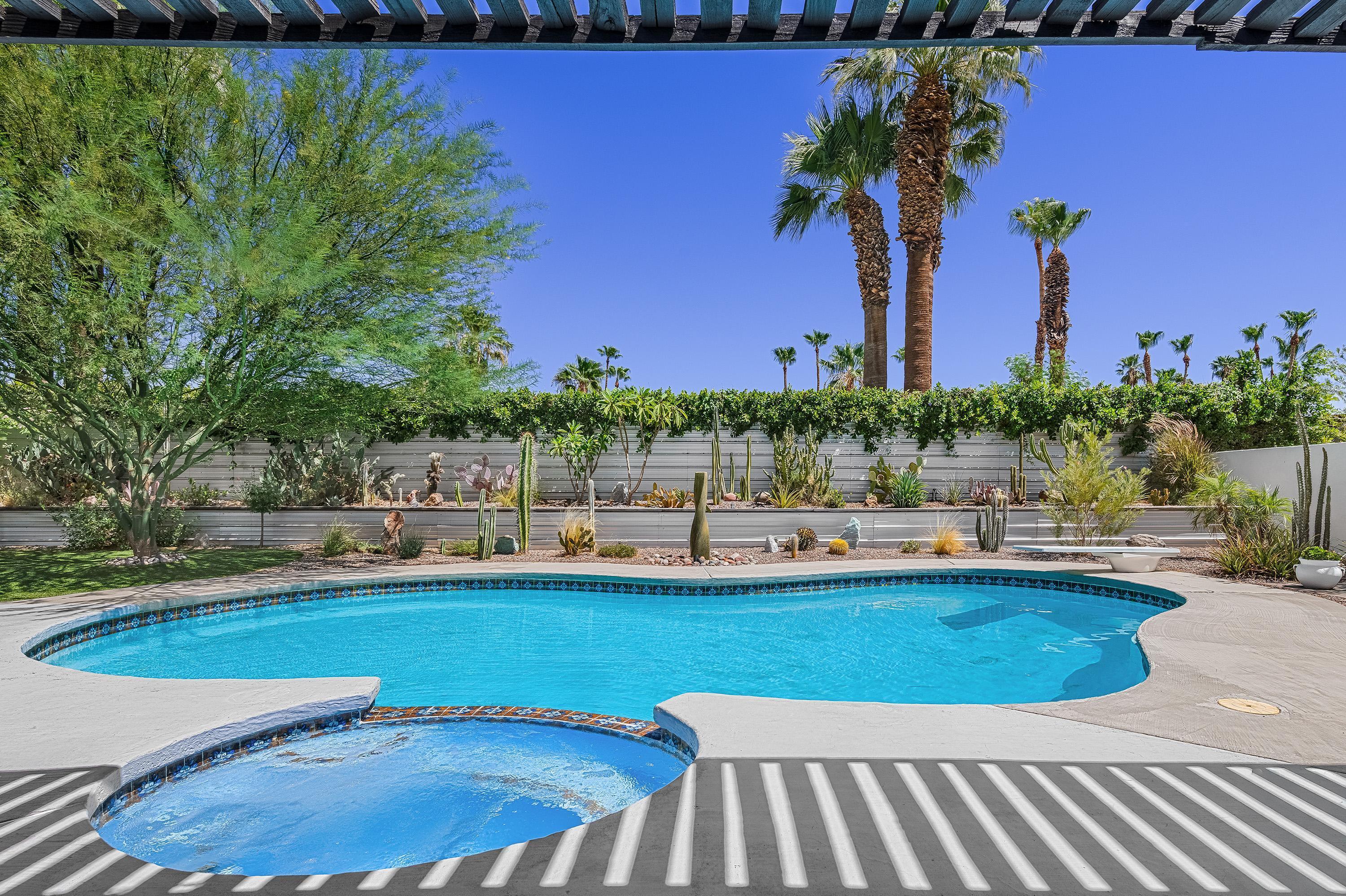1110 E Vista Chino