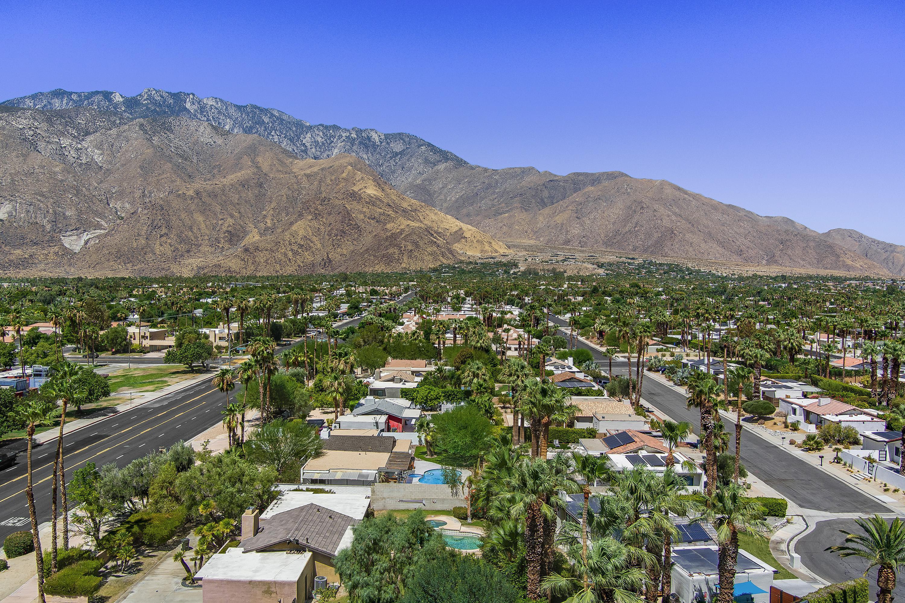1110 E Vista Chino