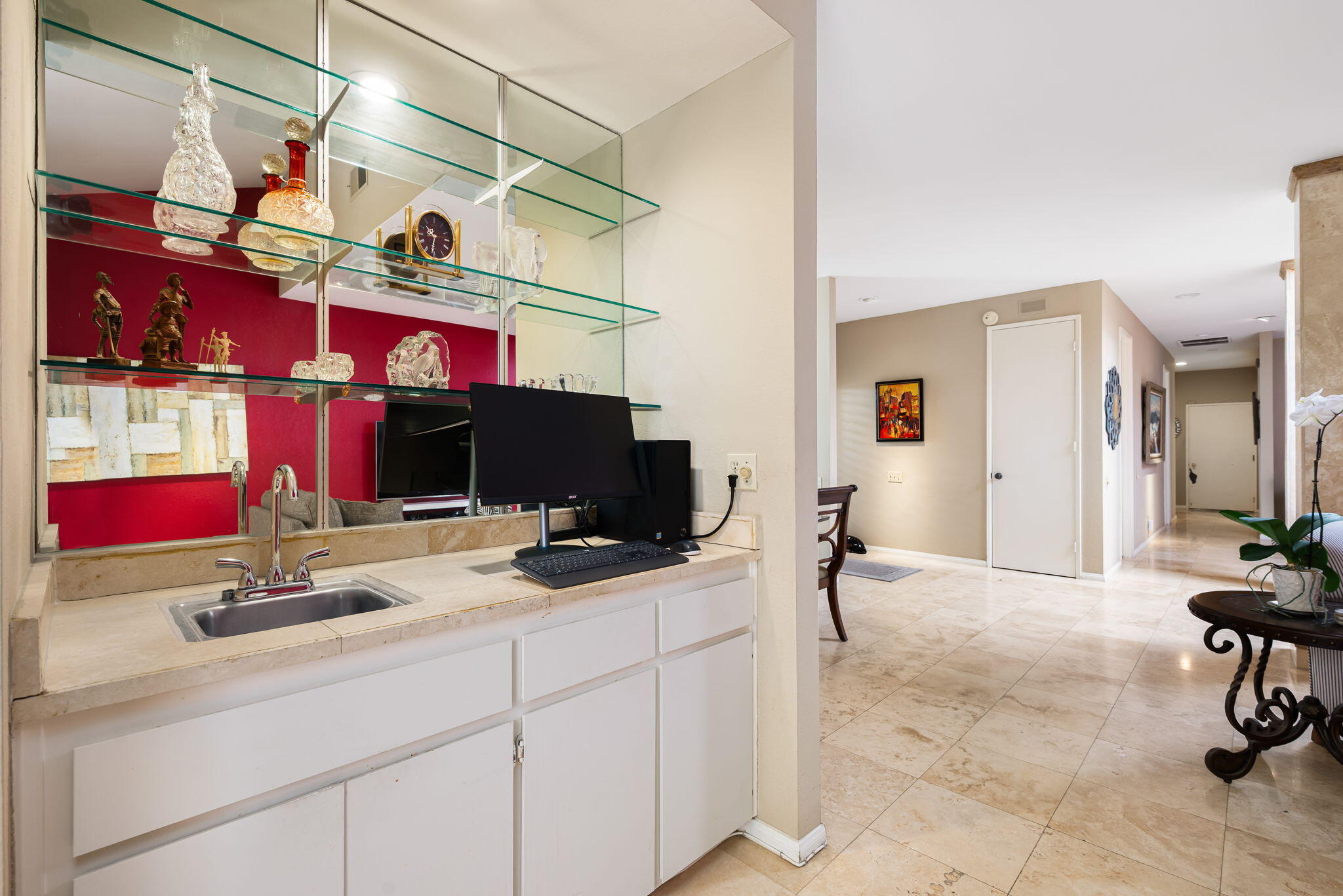 200 N Hermosa DR