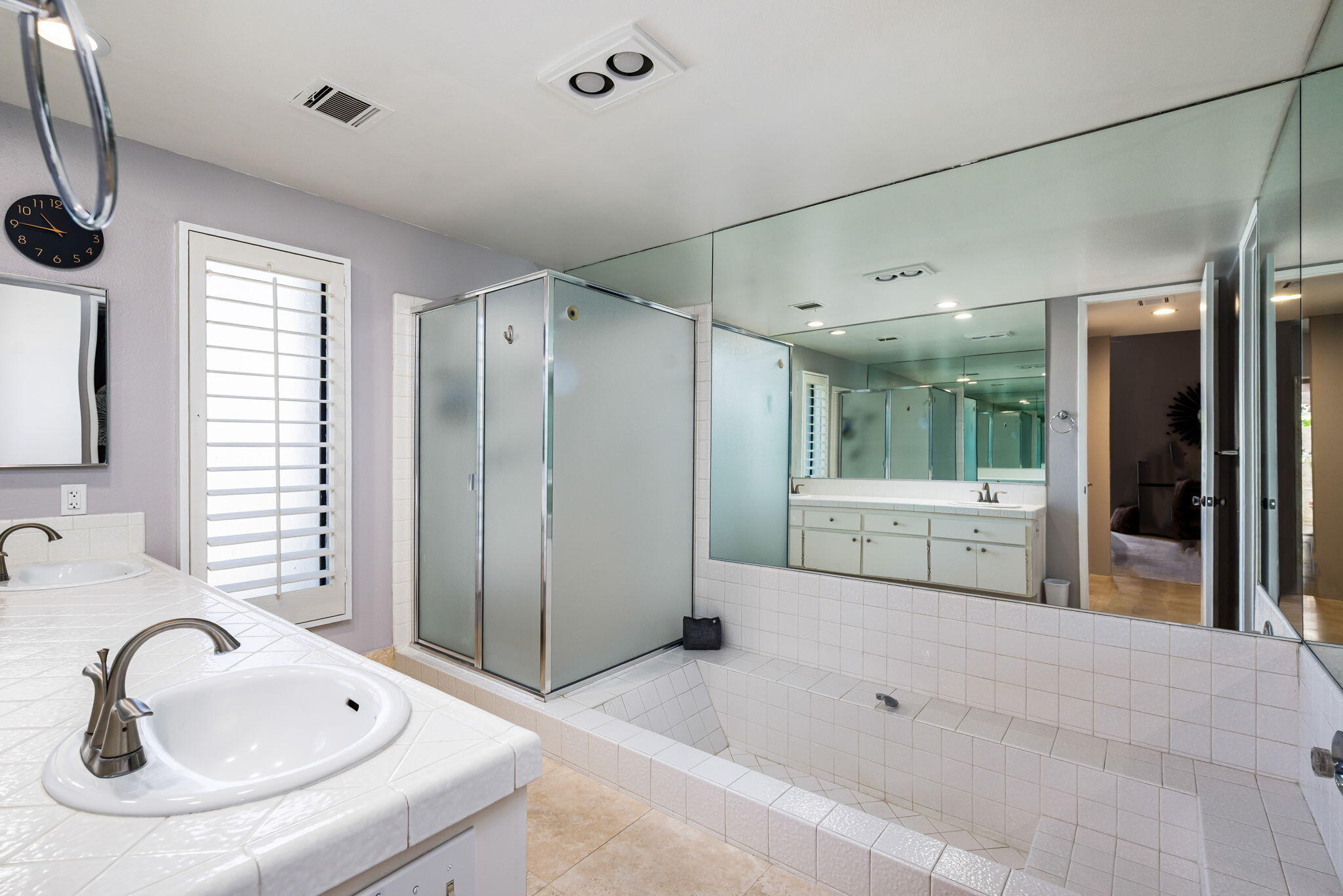 200 N Hermosa DR