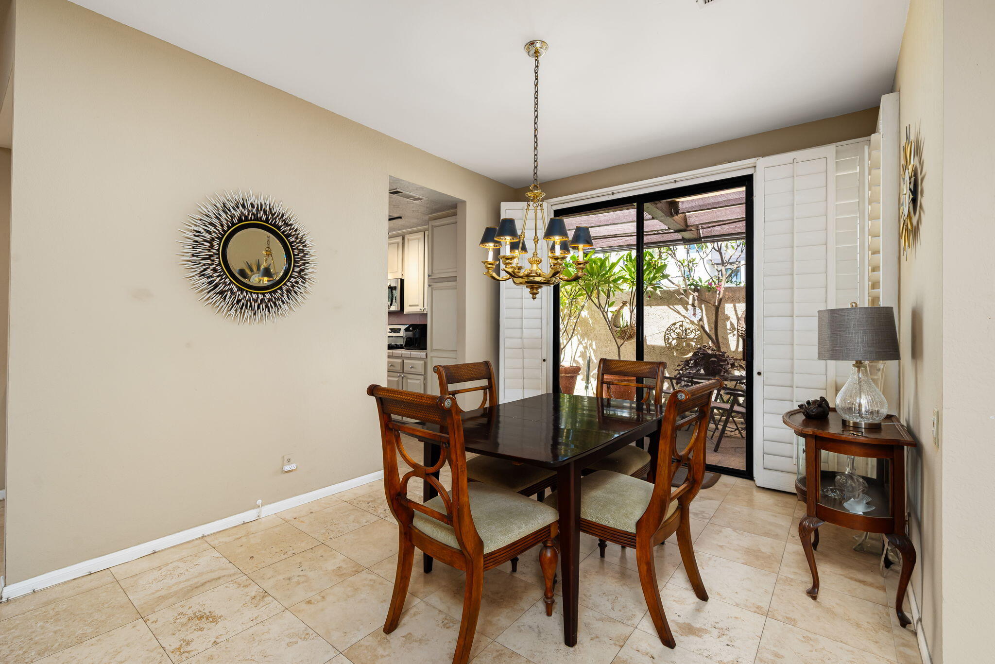 200 N Hermosa DR