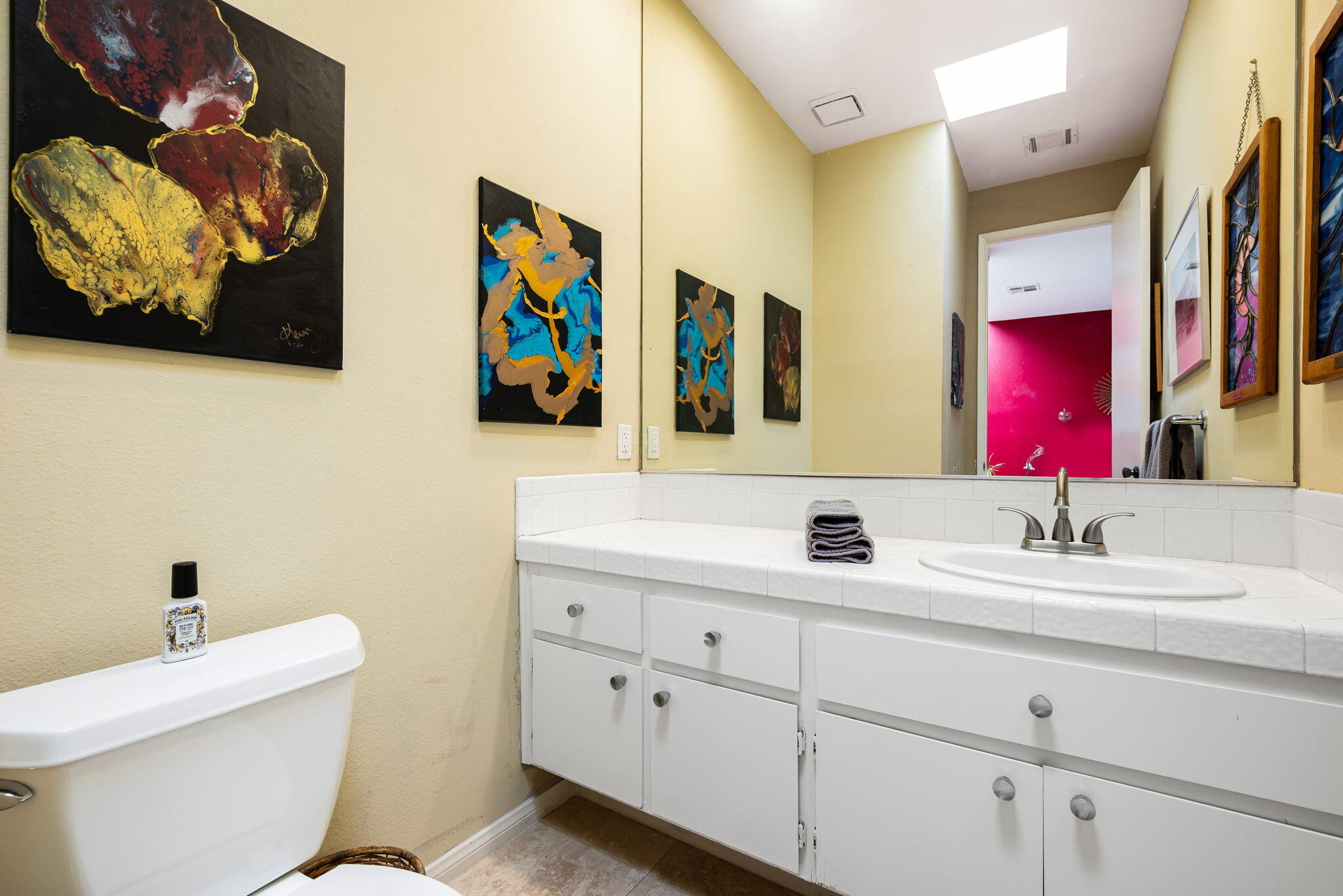 200 N Hermosa DR