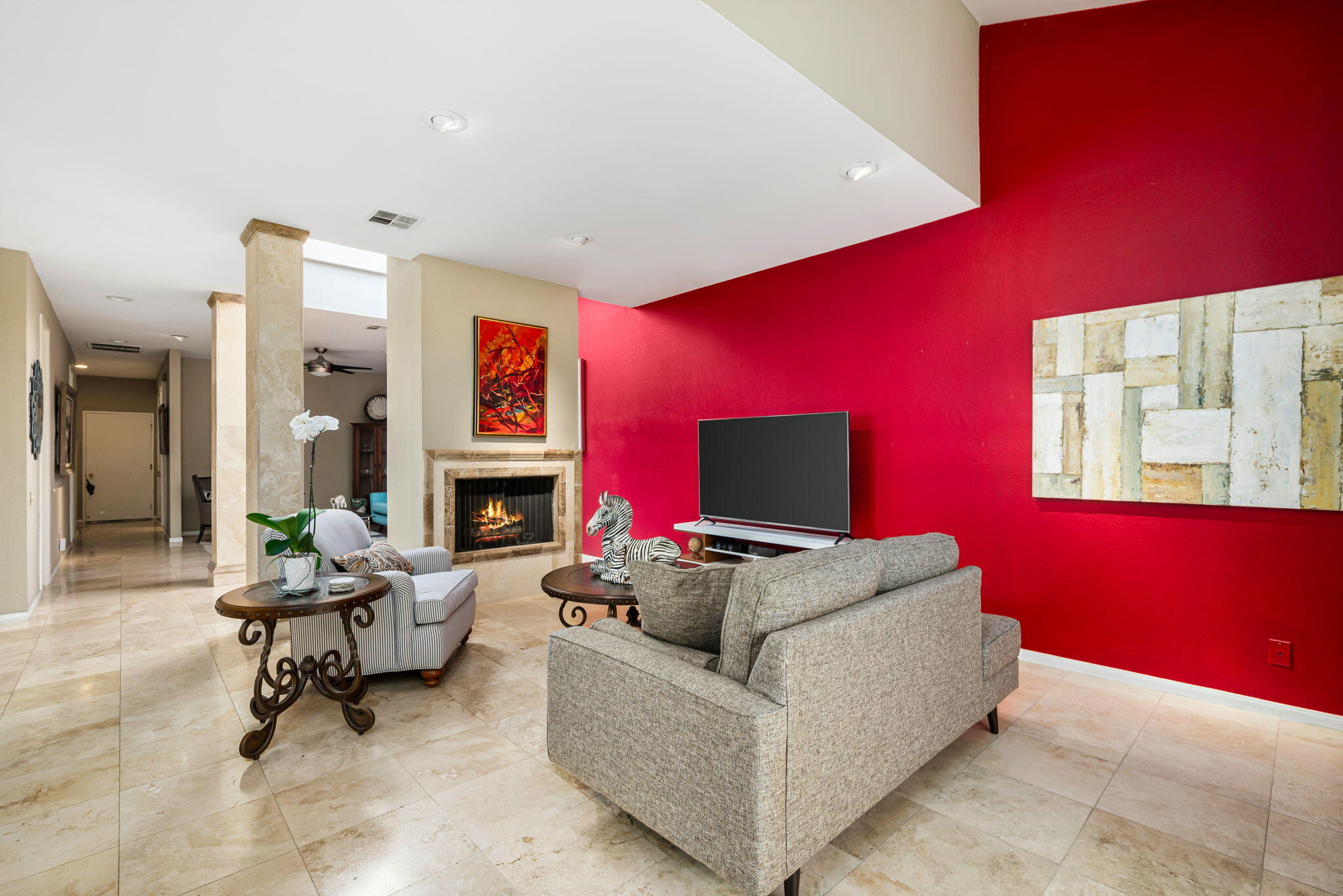 200 N Hermosa DR