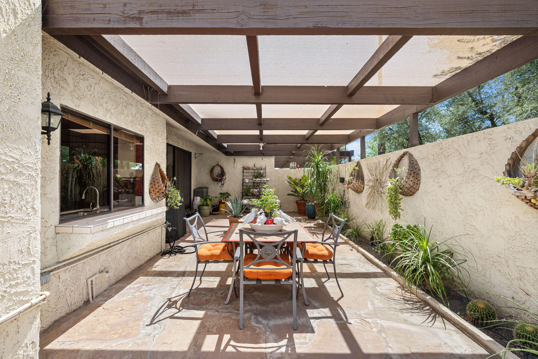 200 N Hermosa DR