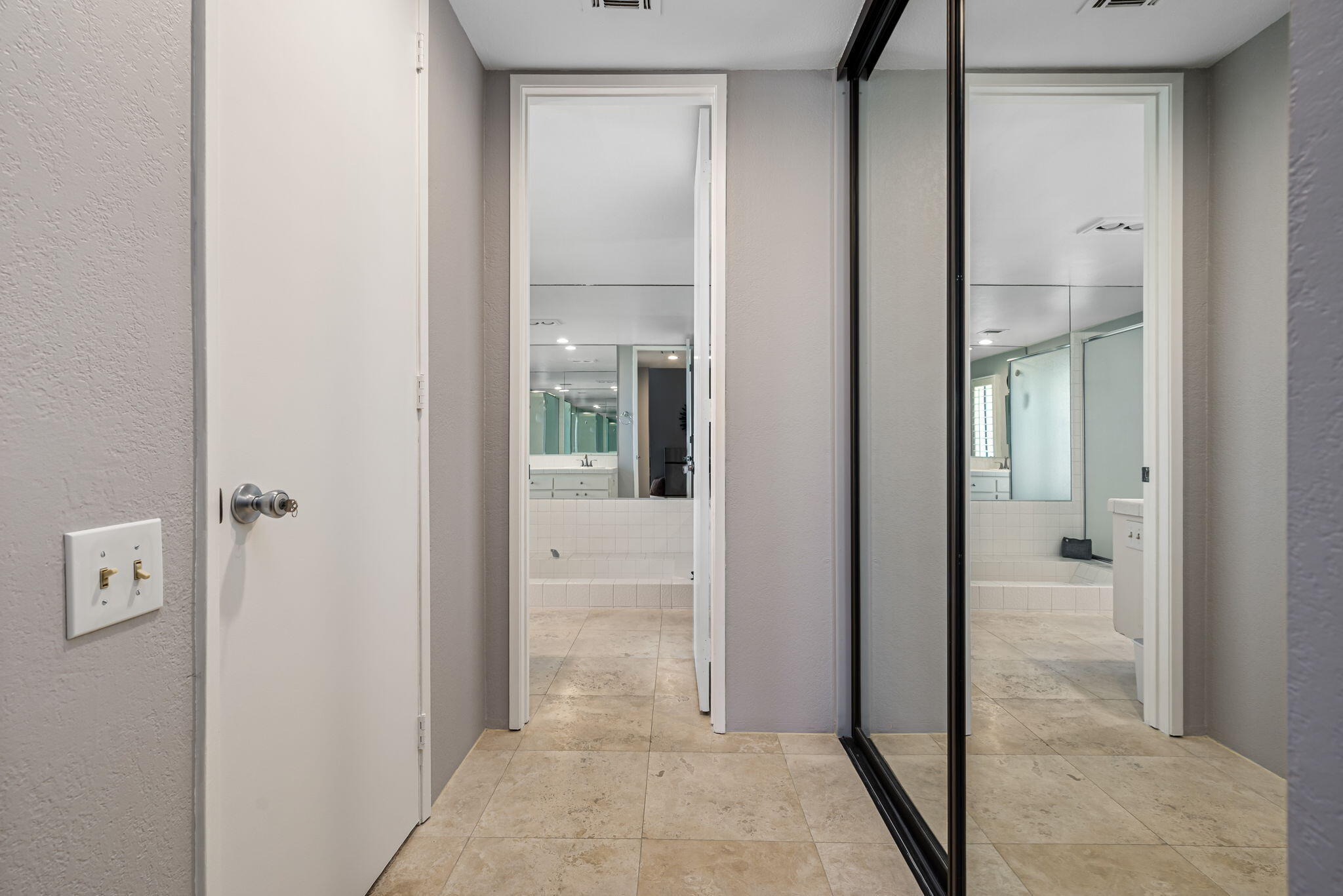 200 N Hermosa DR