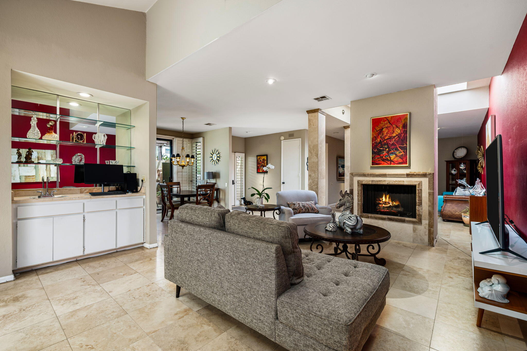 200 N Hermosa DR