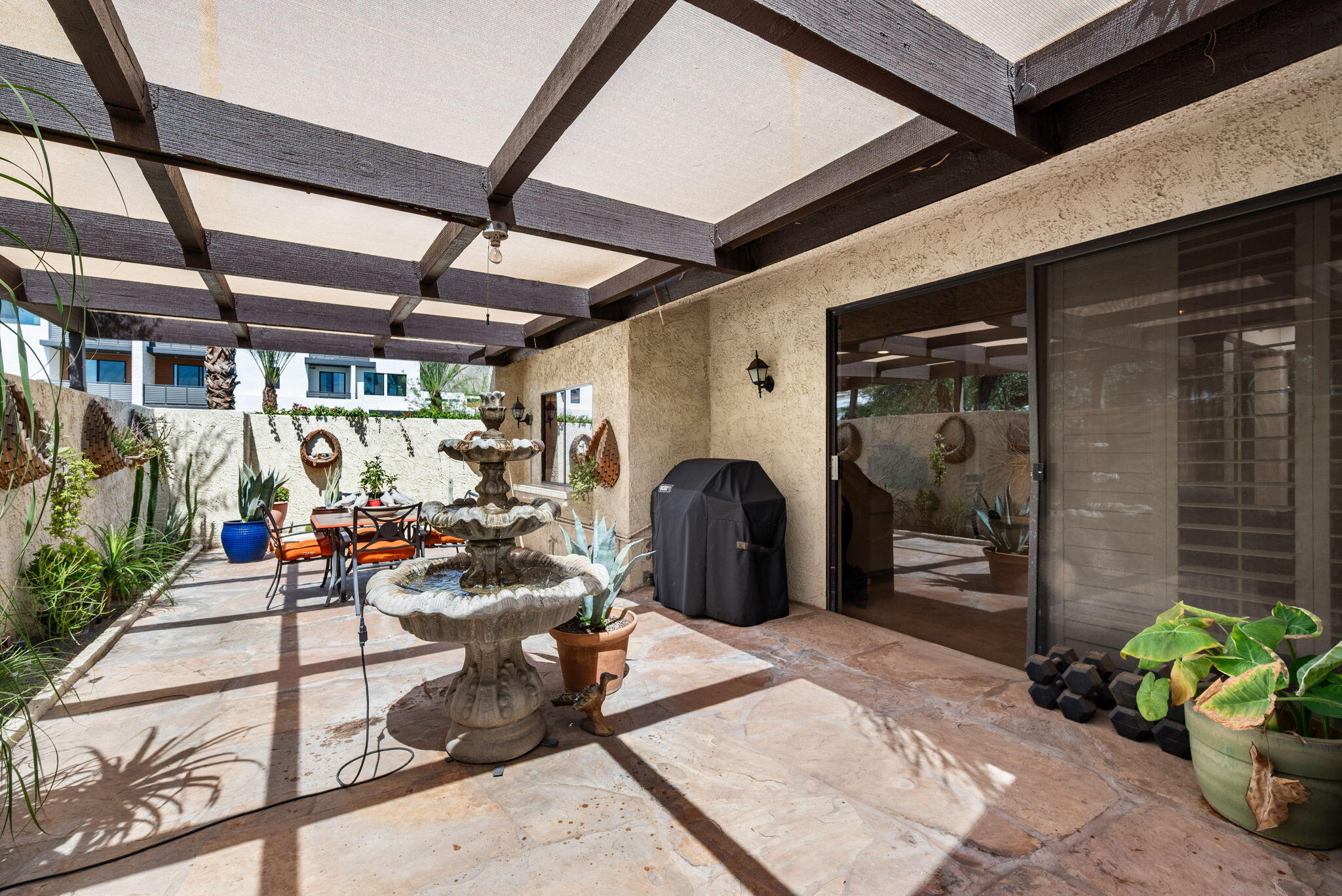 200 N Hermosa DR