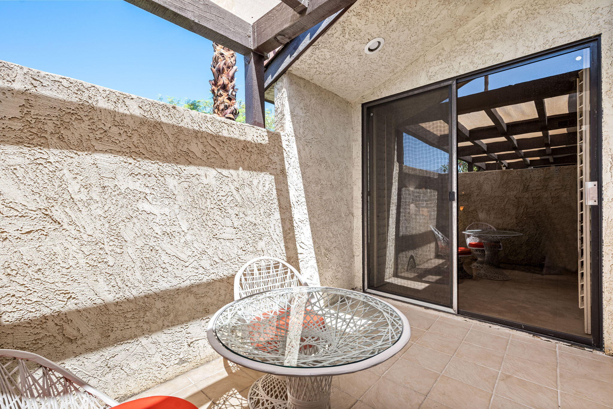 200 N Hermosa DR