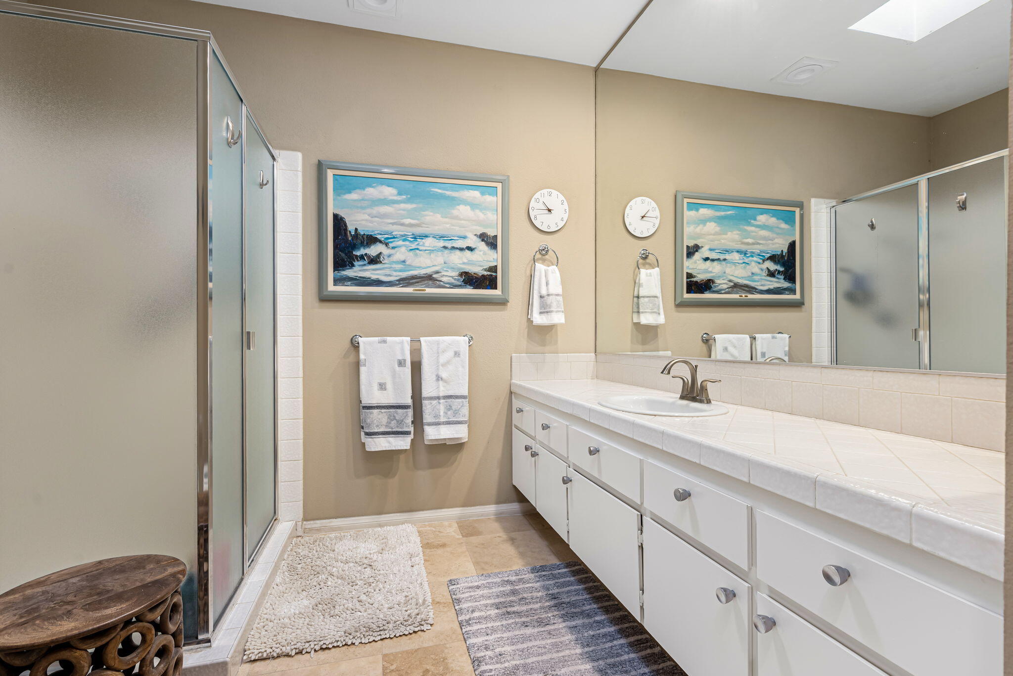 200 N Hermosa DR