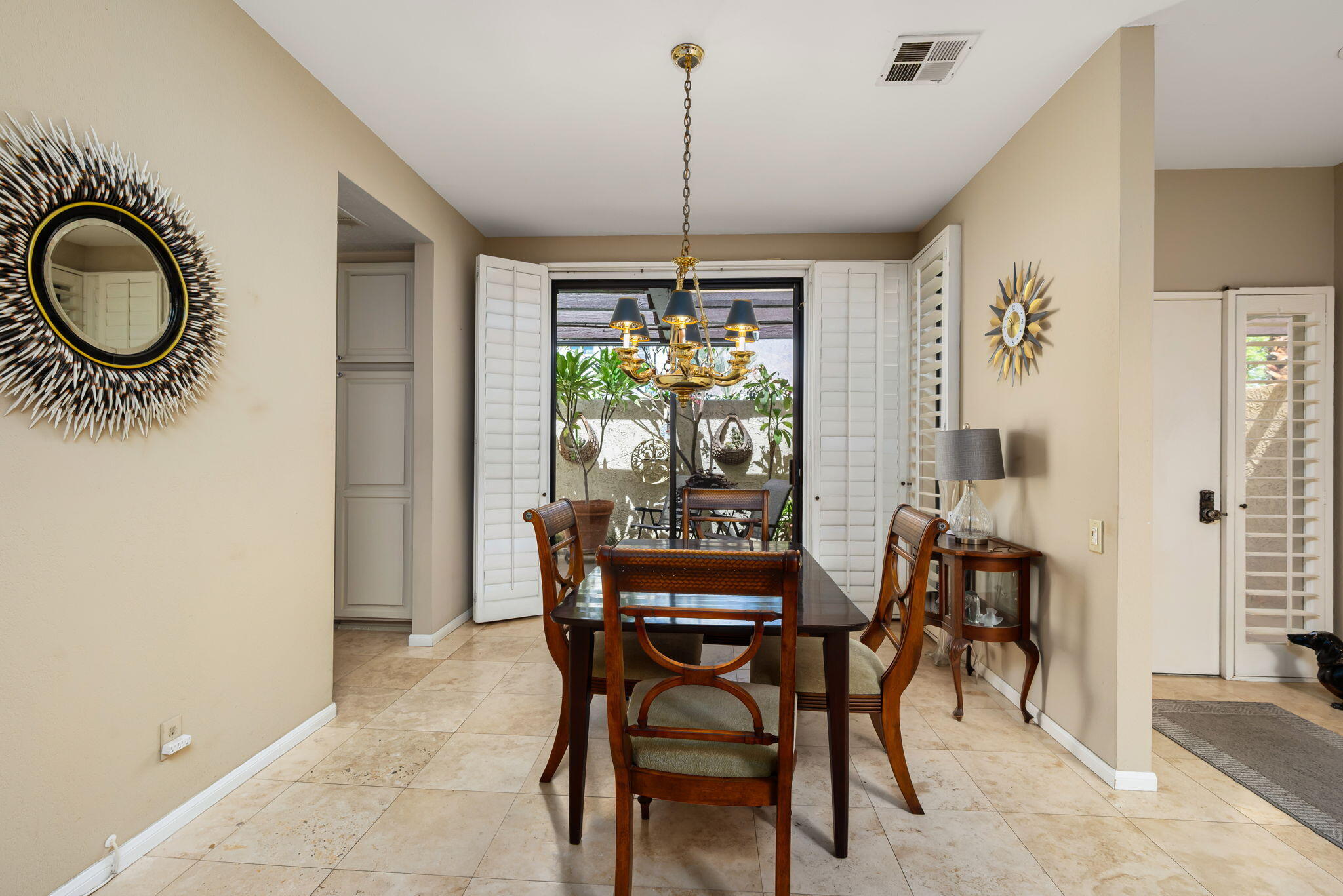 200 N Hermosa DR