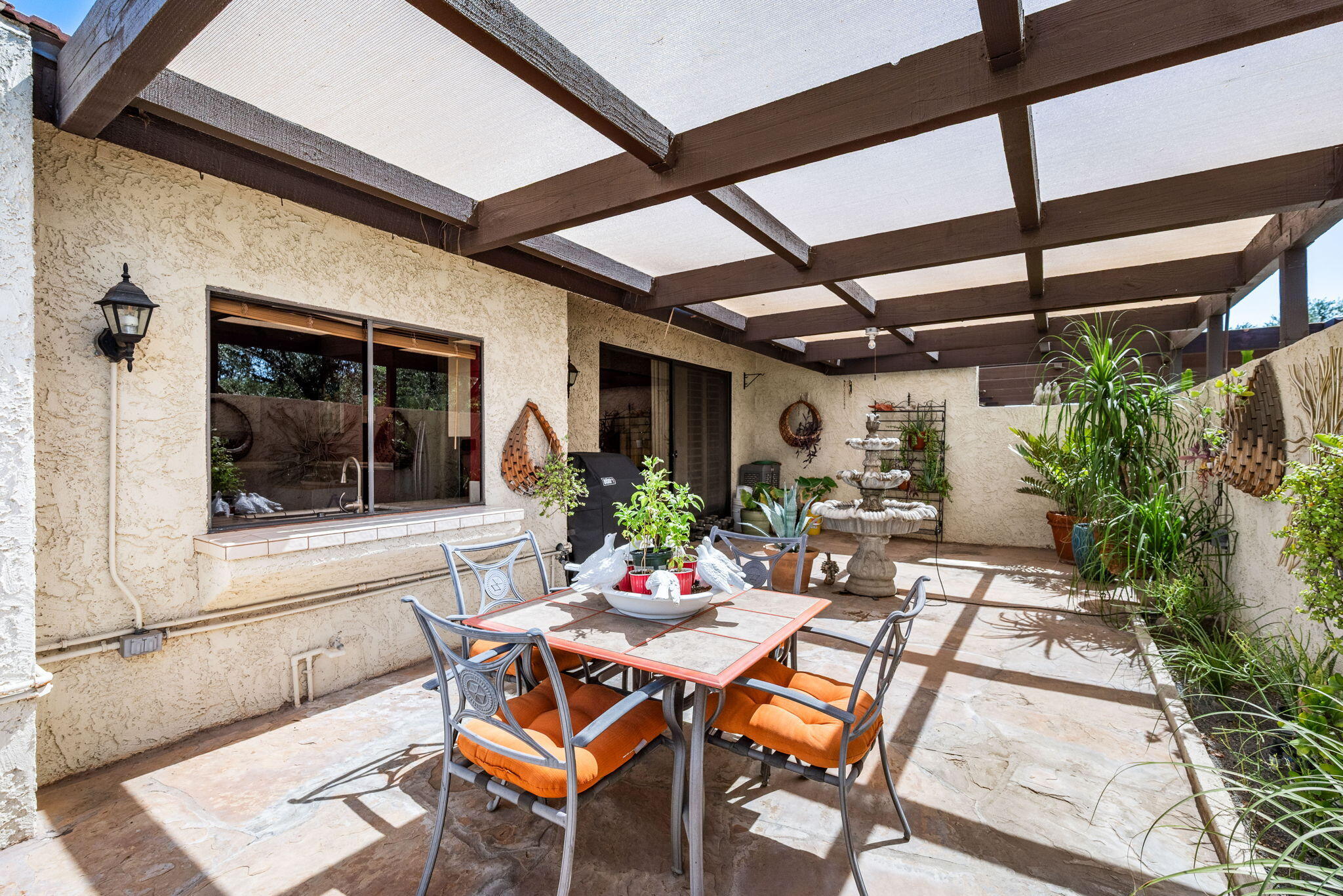 200 N Hermosa DR