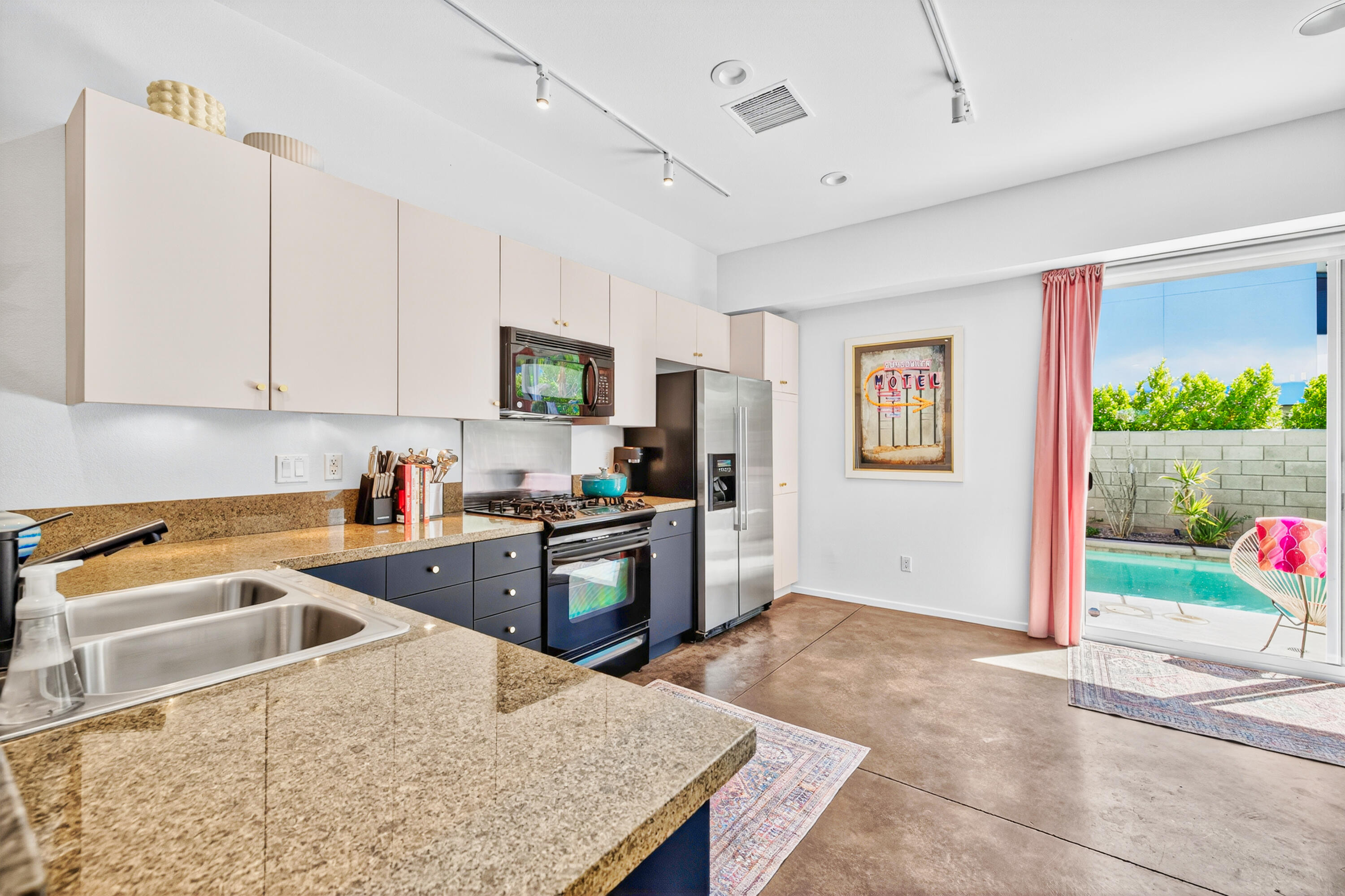 3552 Melody LN