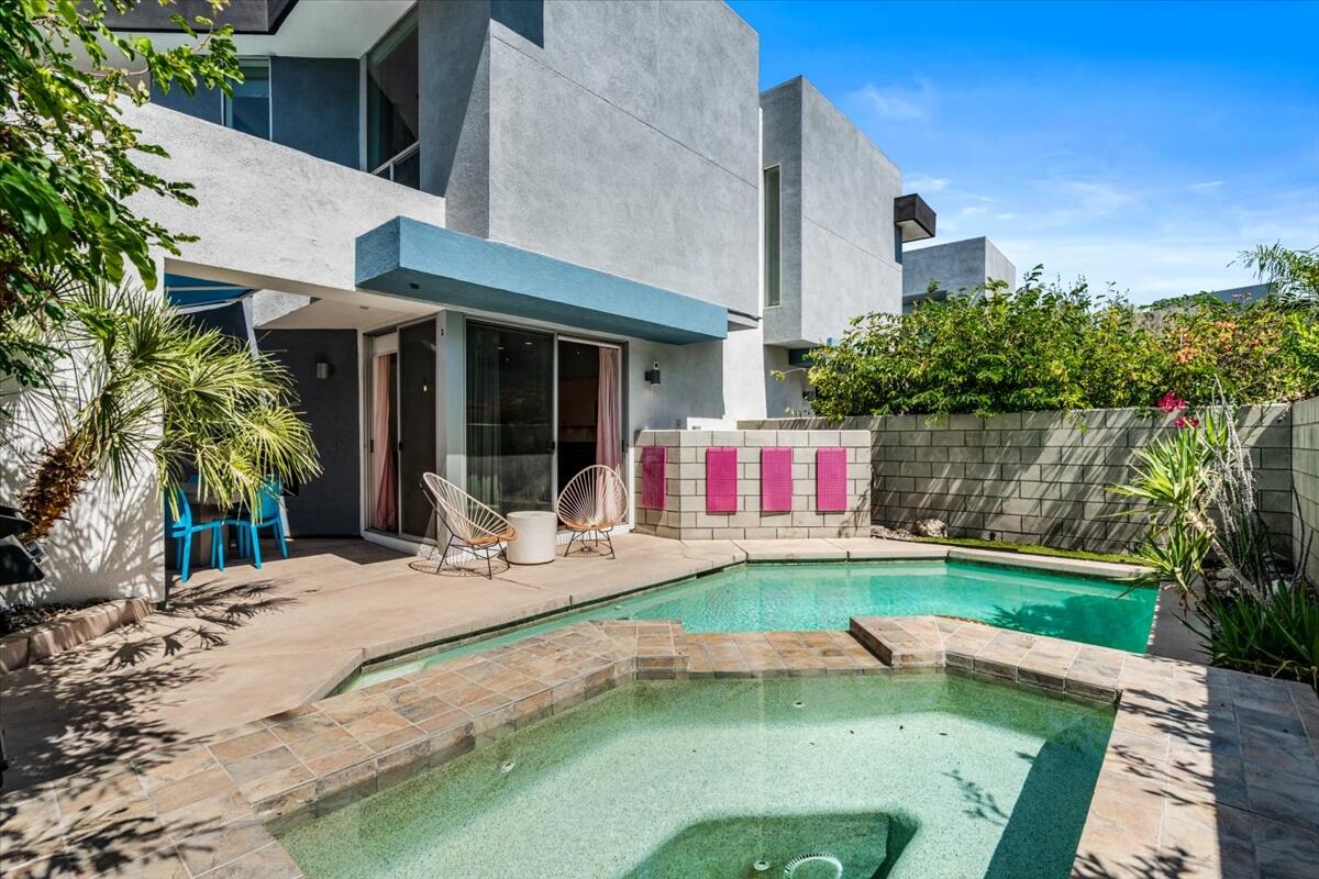 3552 Melody LN