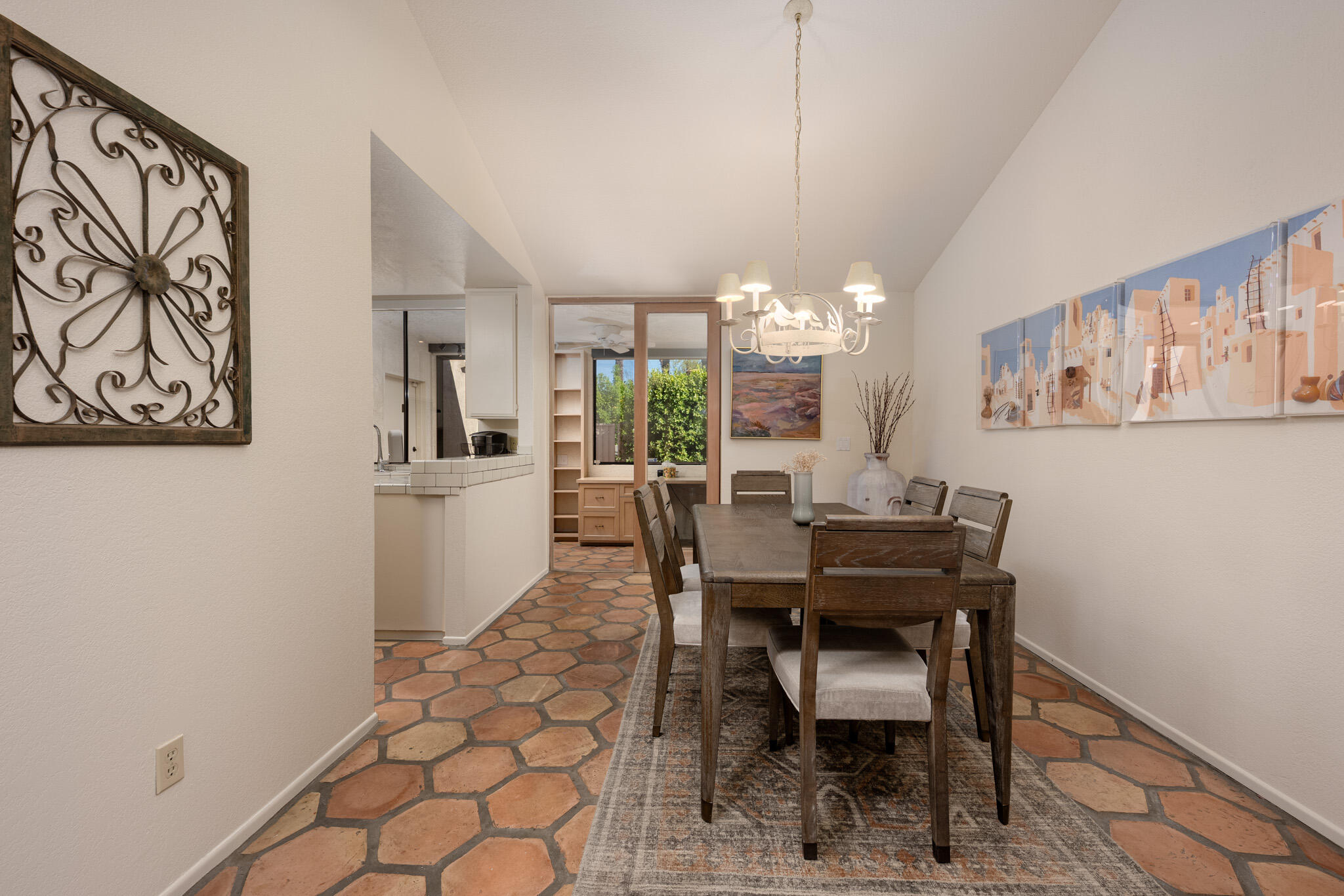 2884 Sundance CIR