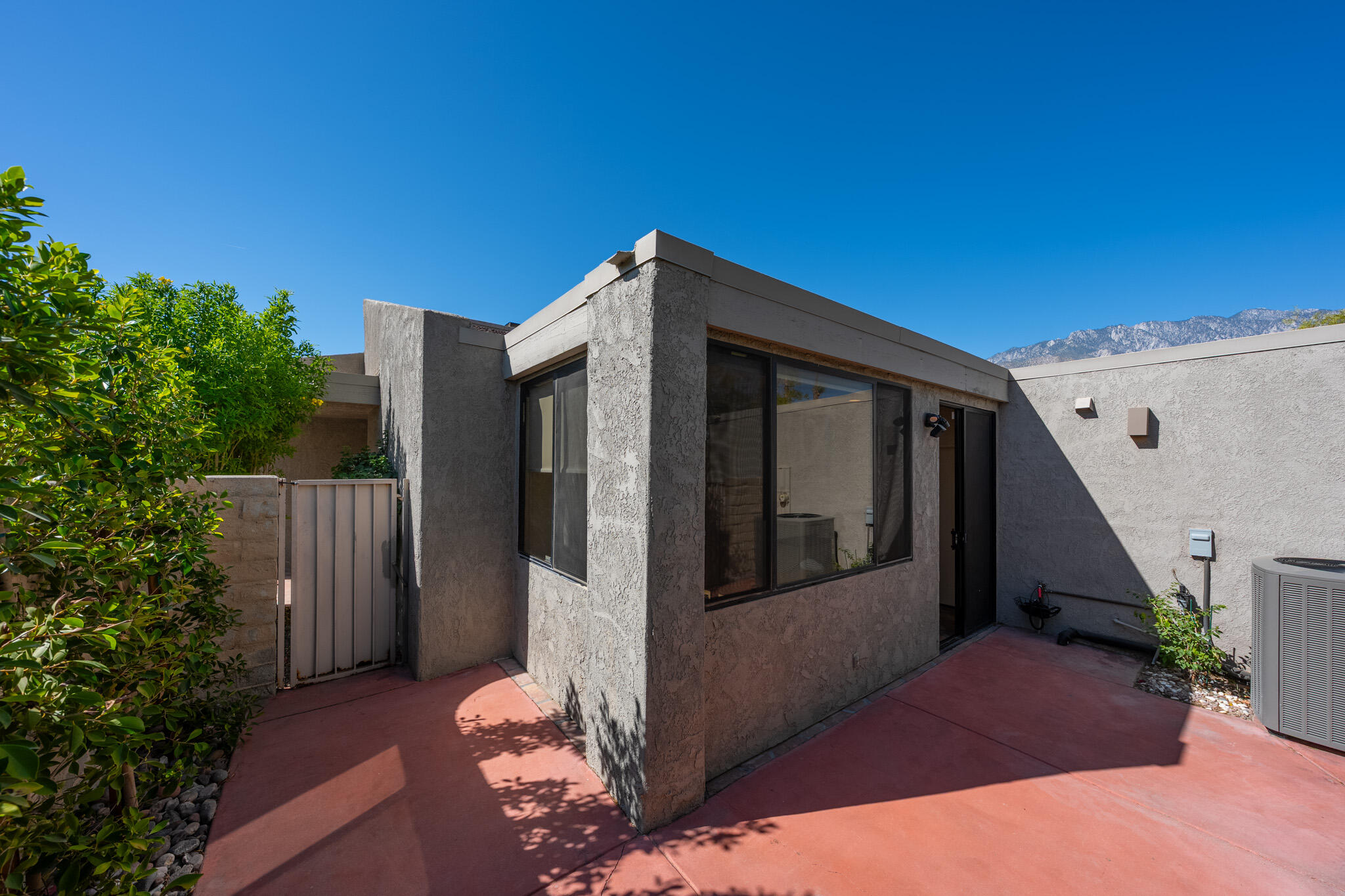 2884 Sundance CIR