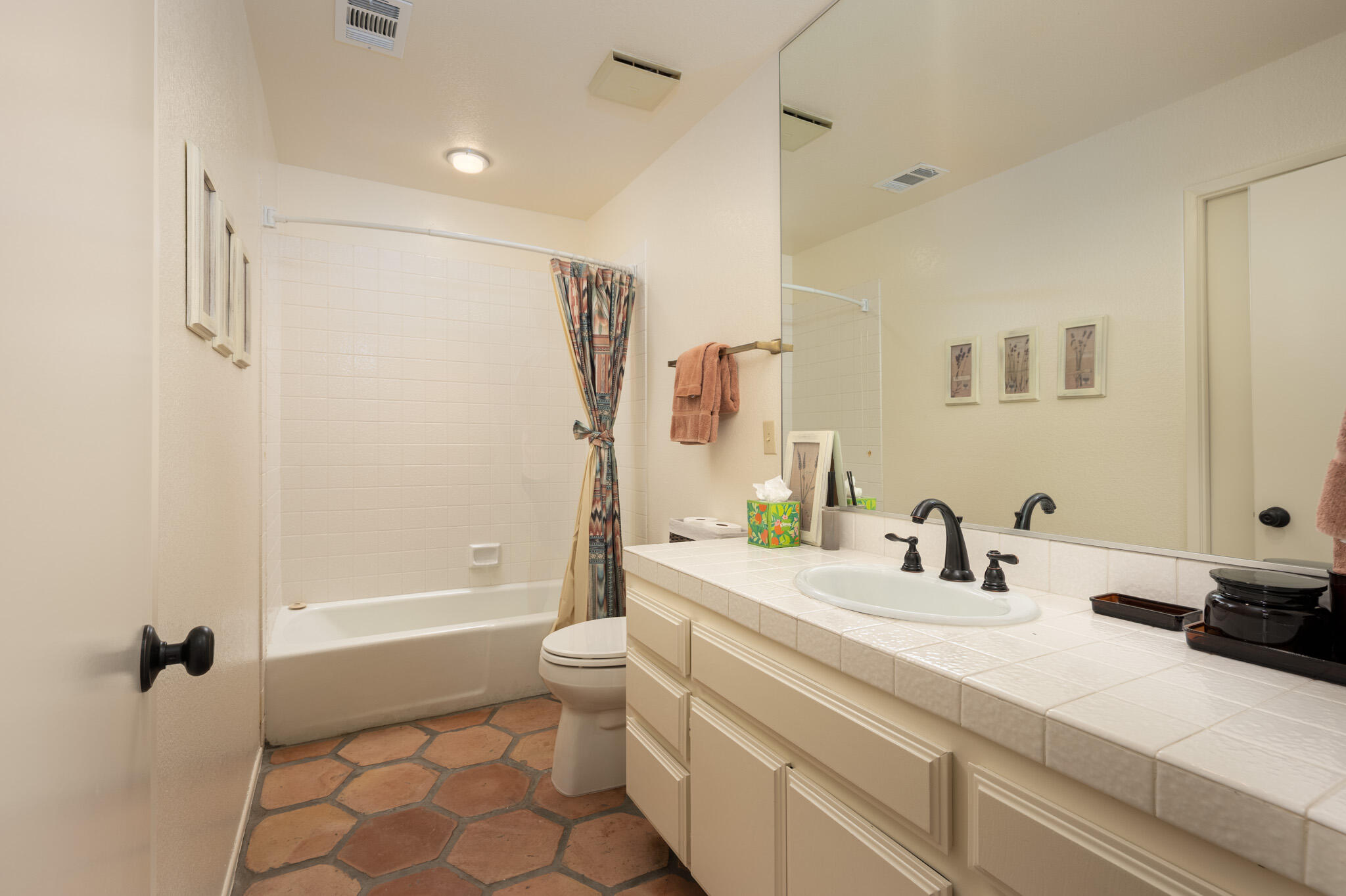 2884 Sundance CIR