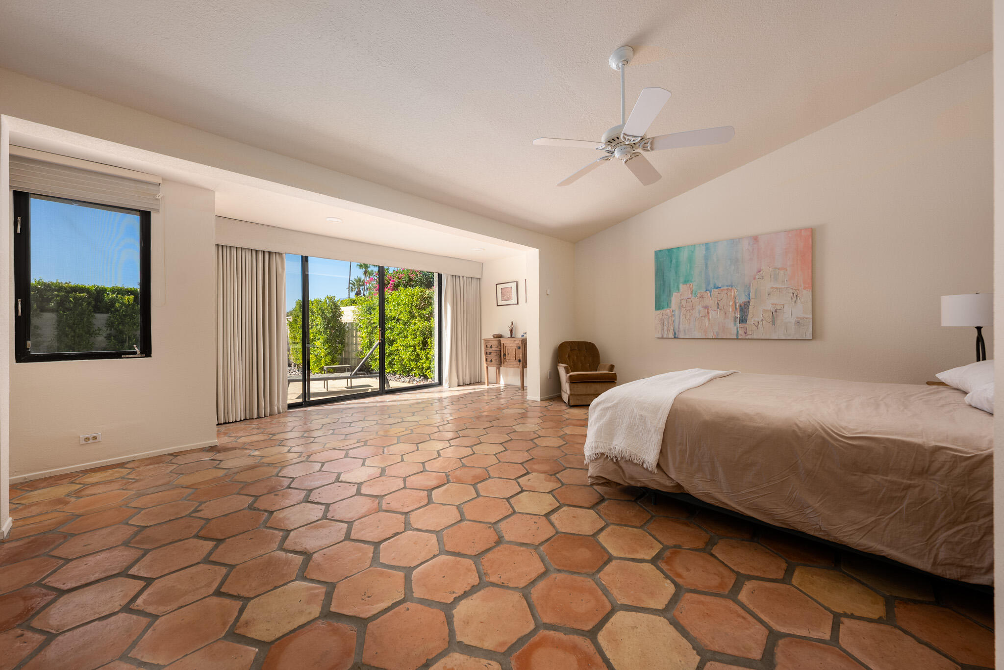 2884 Sundance CIR