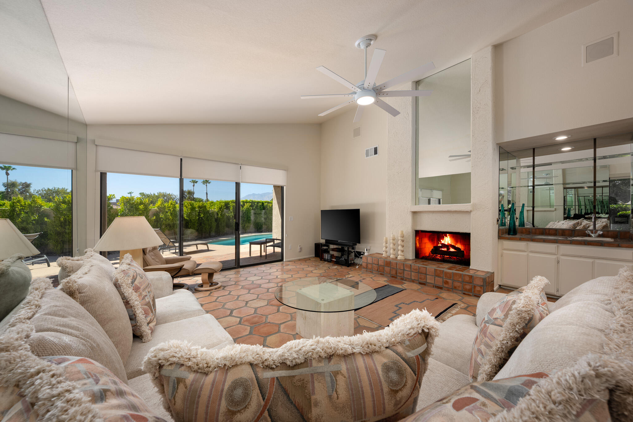 2884 Sundance CIR