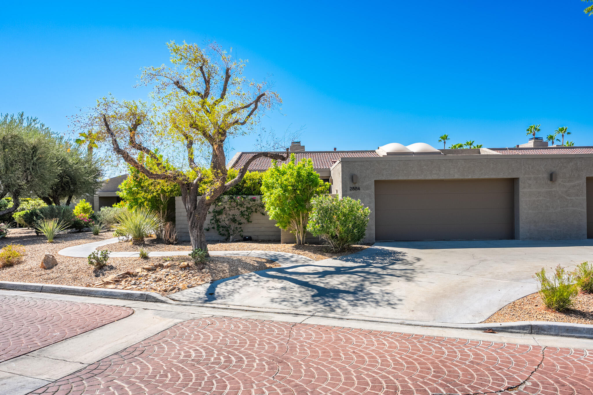 2884 Sundance CIR