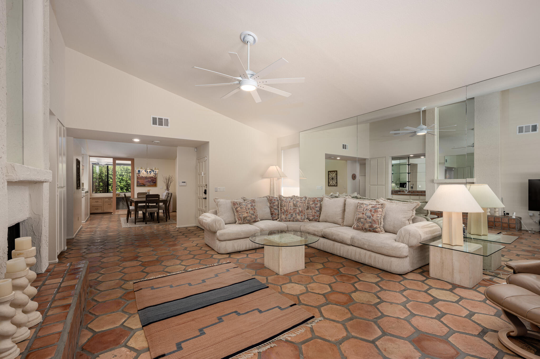 2884 Sundance CIR
