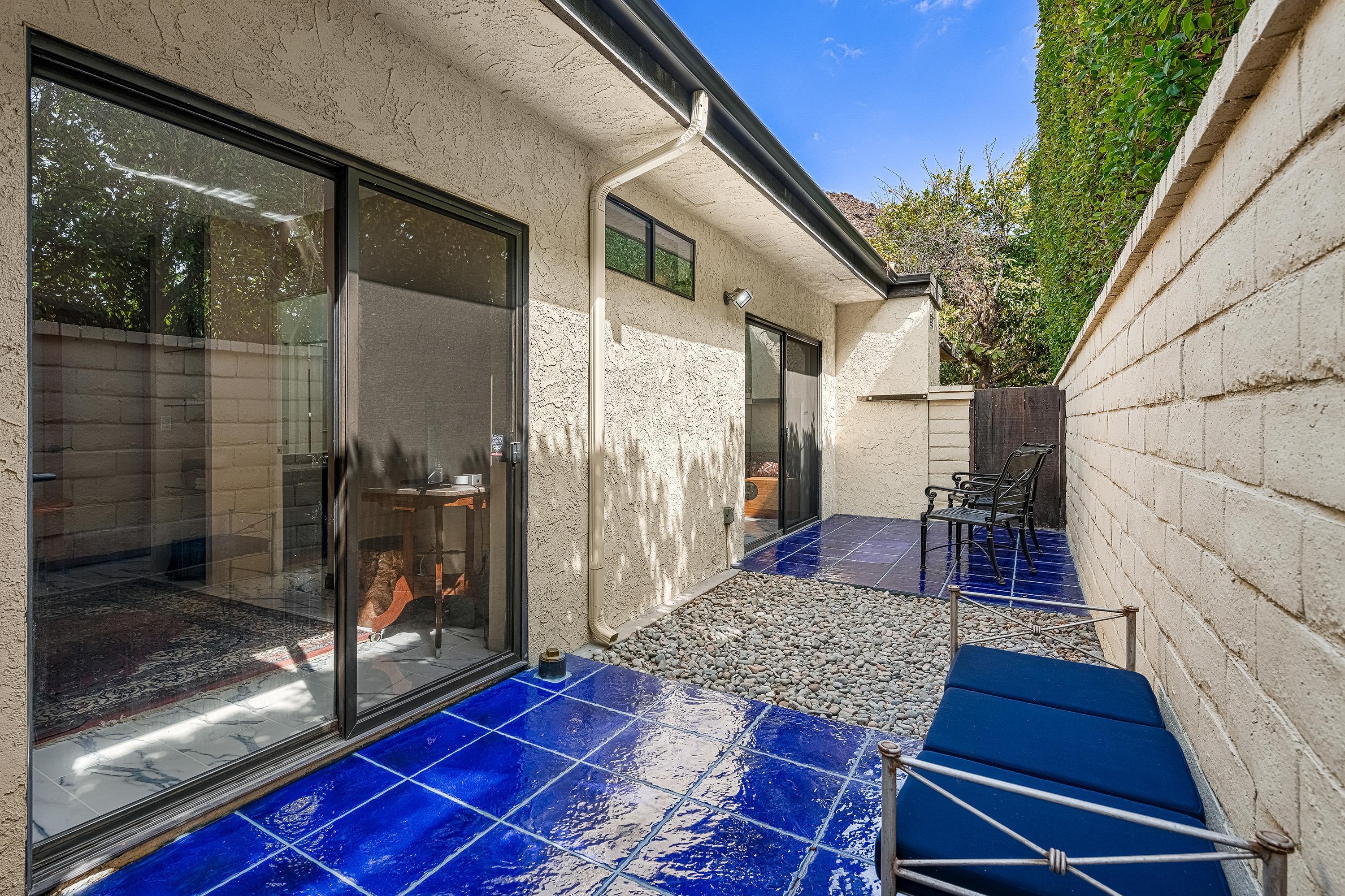 572 W Arenas RD Unit: 2