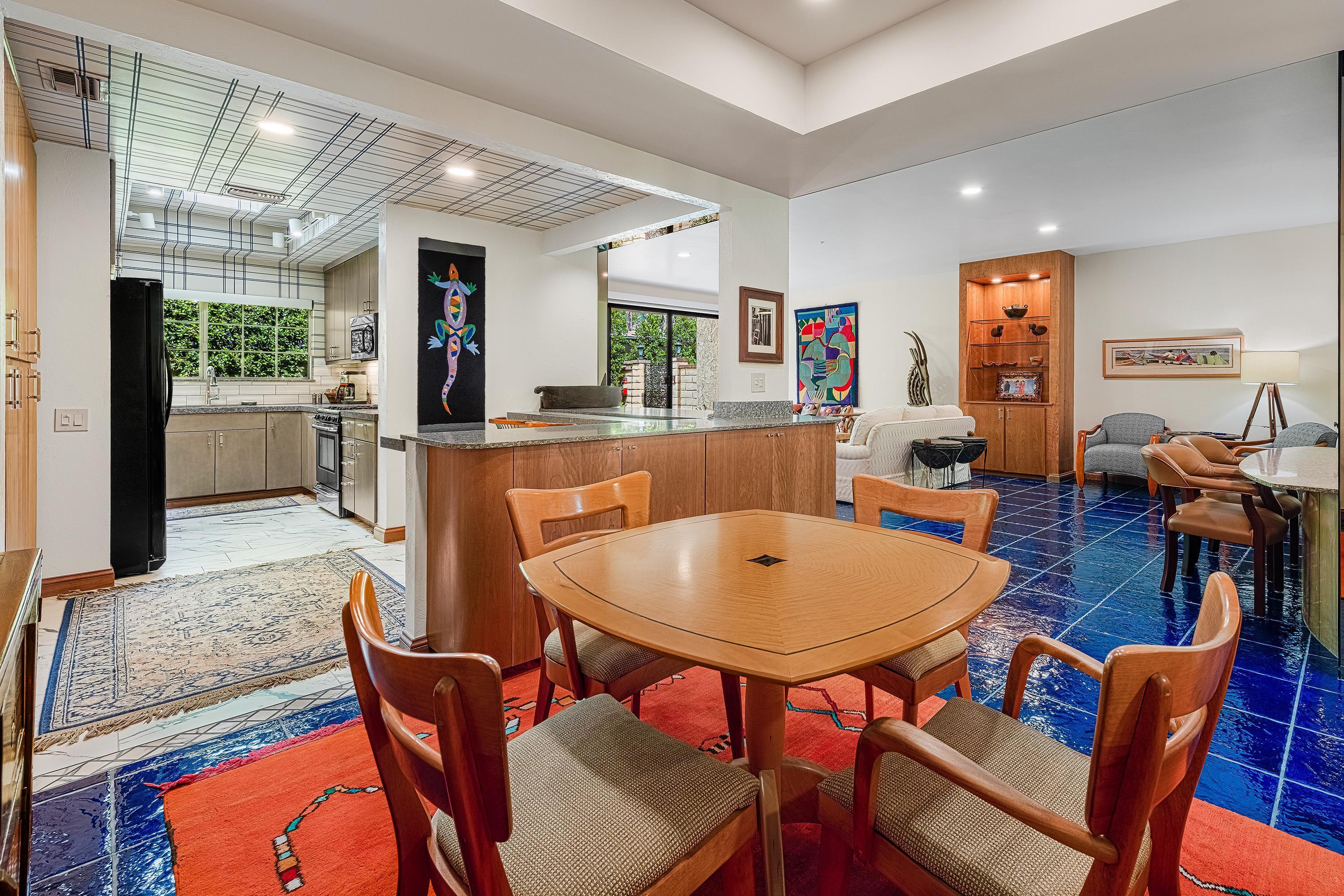 572 W Arenas RD Unit: 2