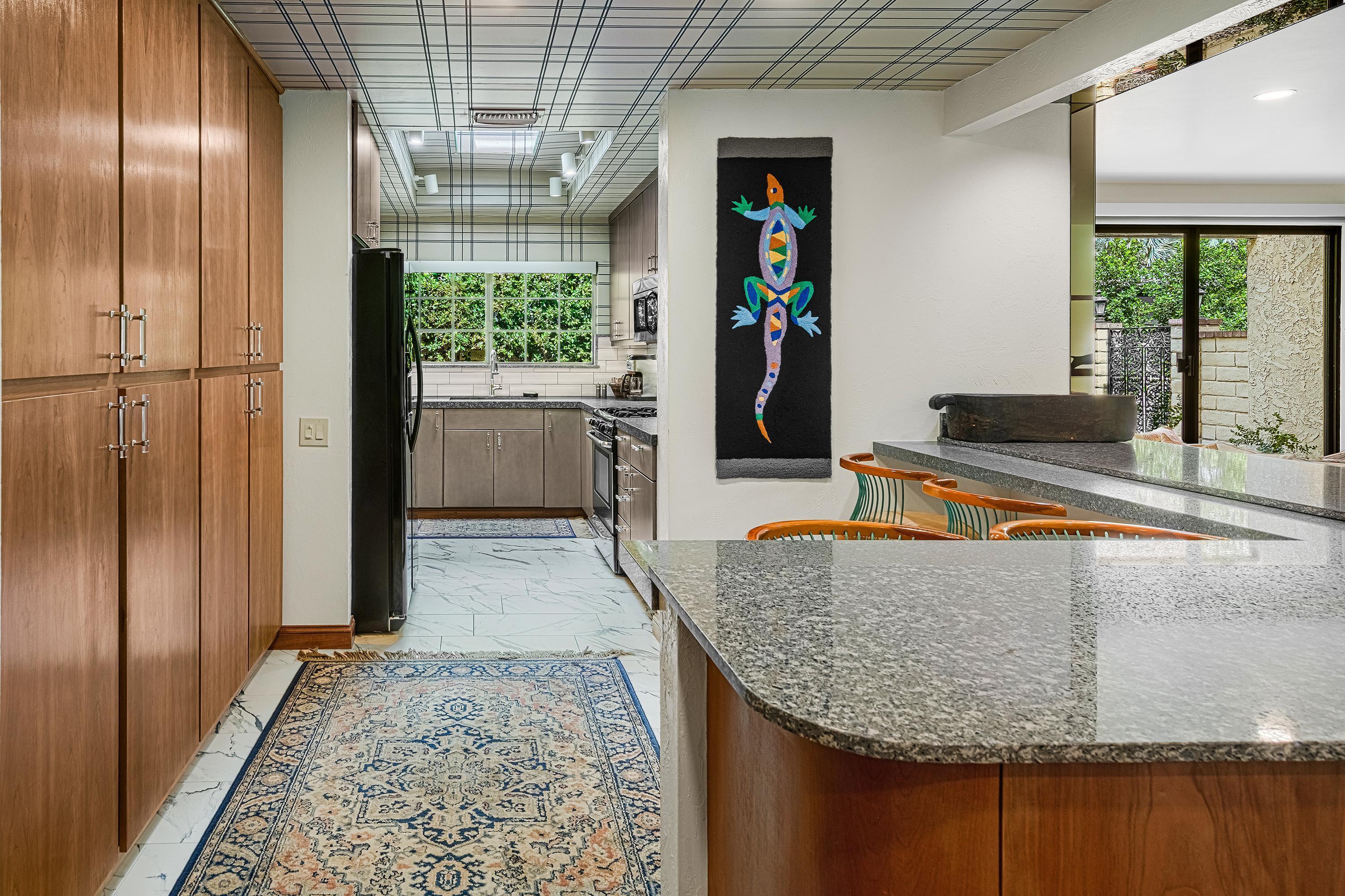 572 W Arenas RD Unit: 2
