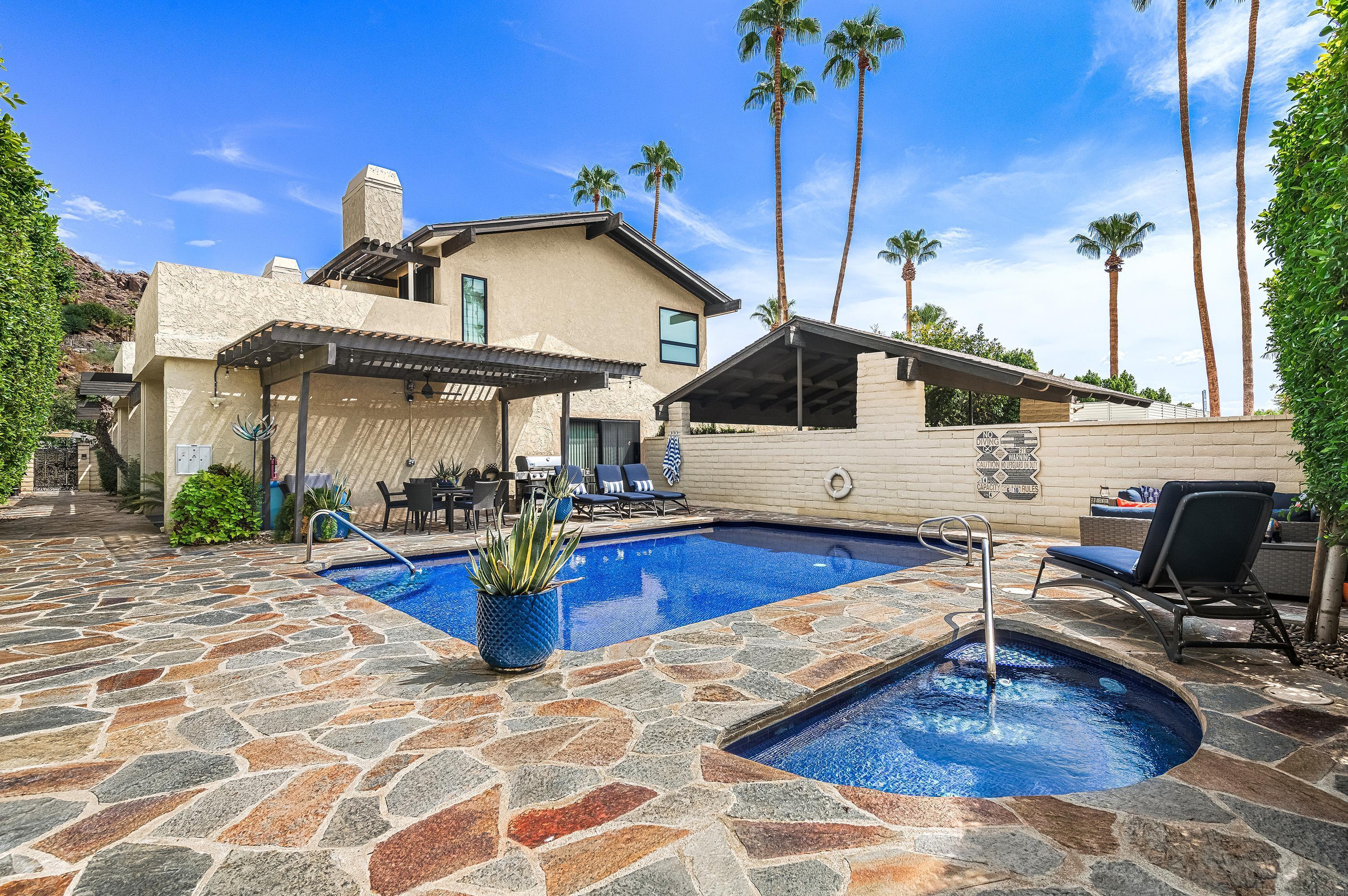 572 W Arenas RD Unit: 2