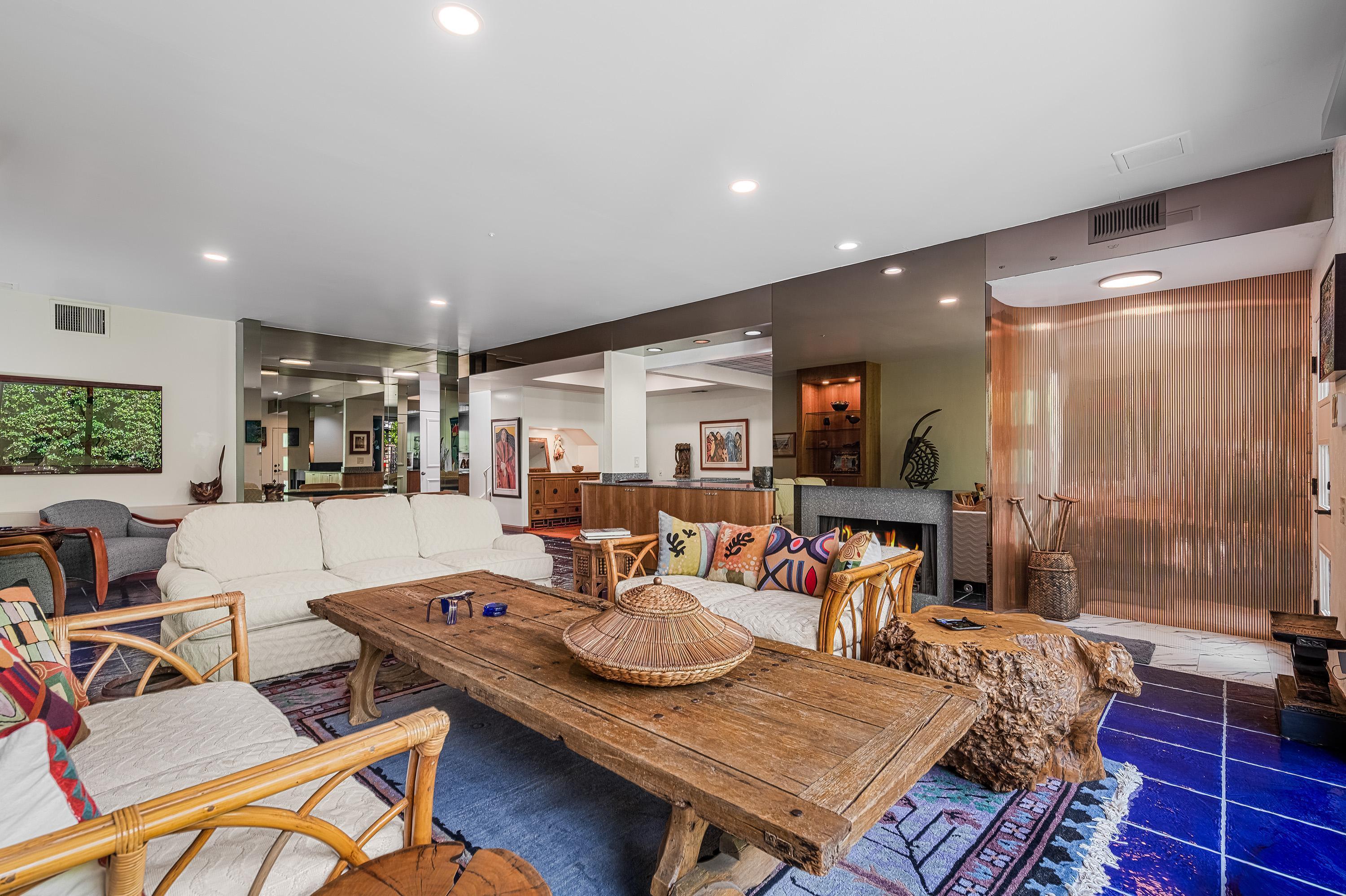 572 W Arenas RD Unit: 2