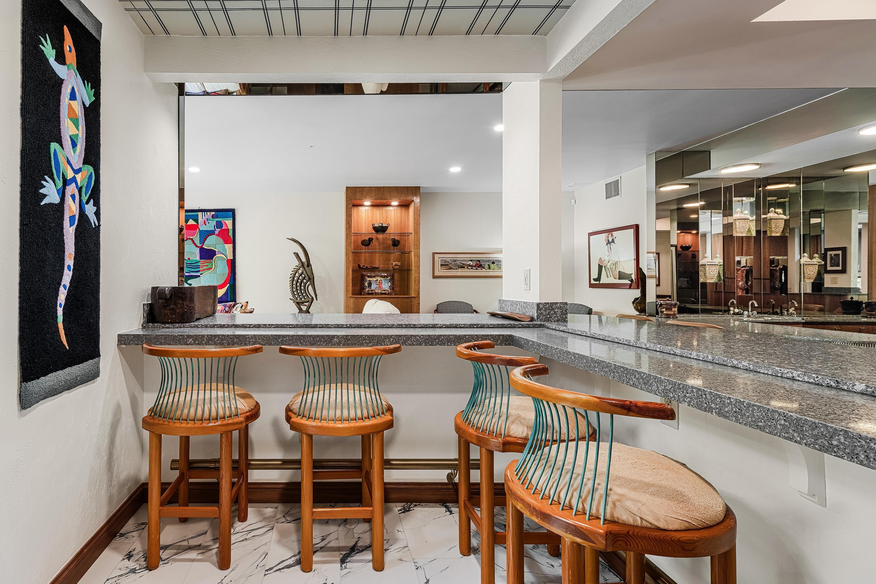 572 W Arenas RD Unit: 2