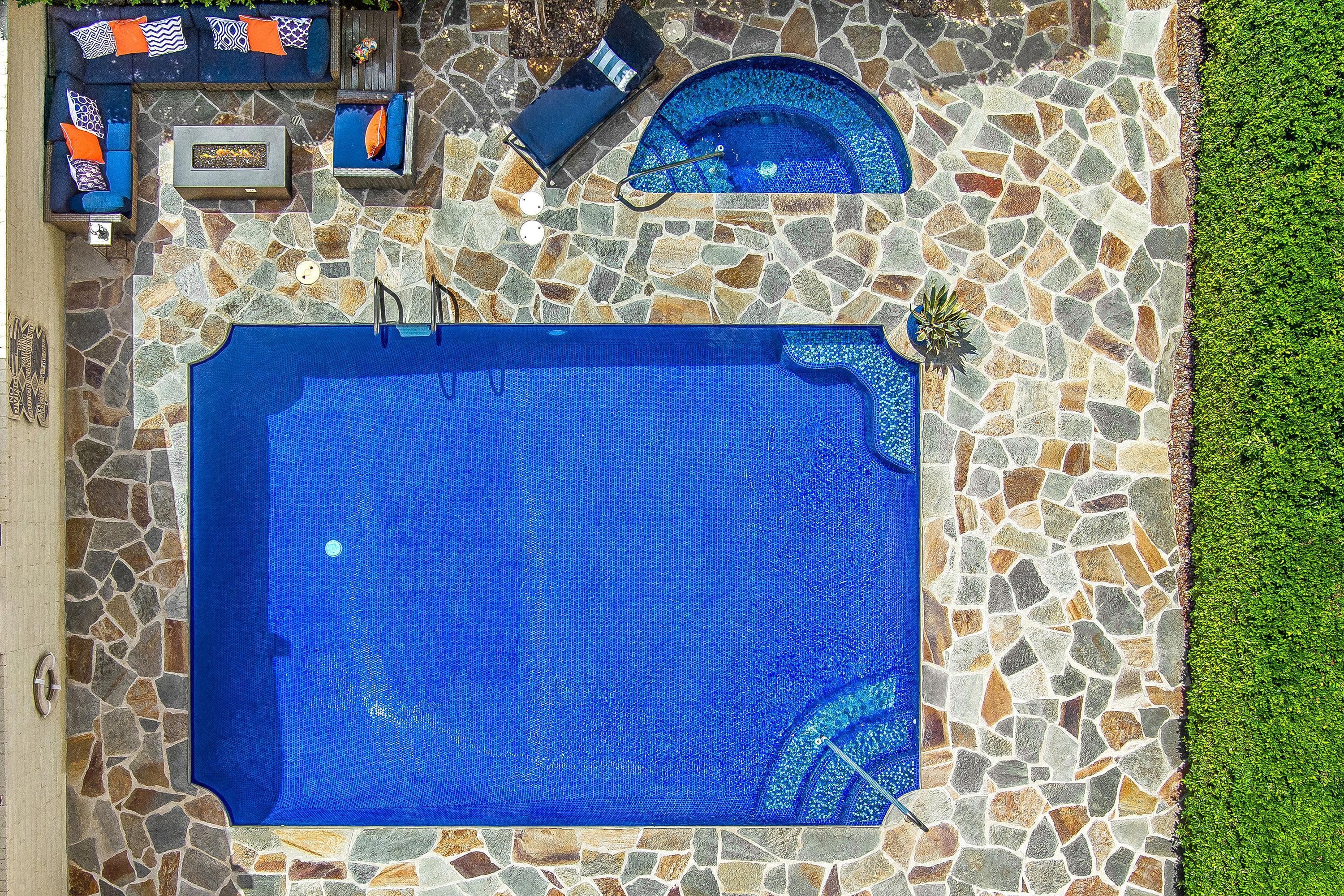 572 W Arenas RD Unit: 2