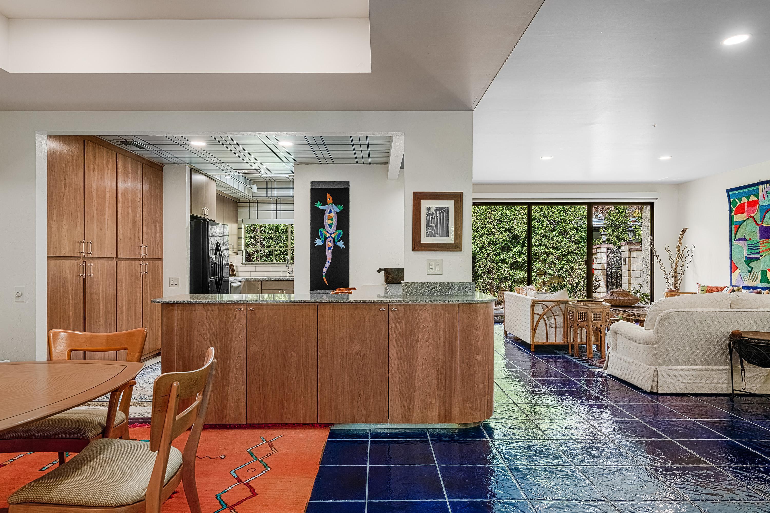 572 W Arenas RD Unit: 2