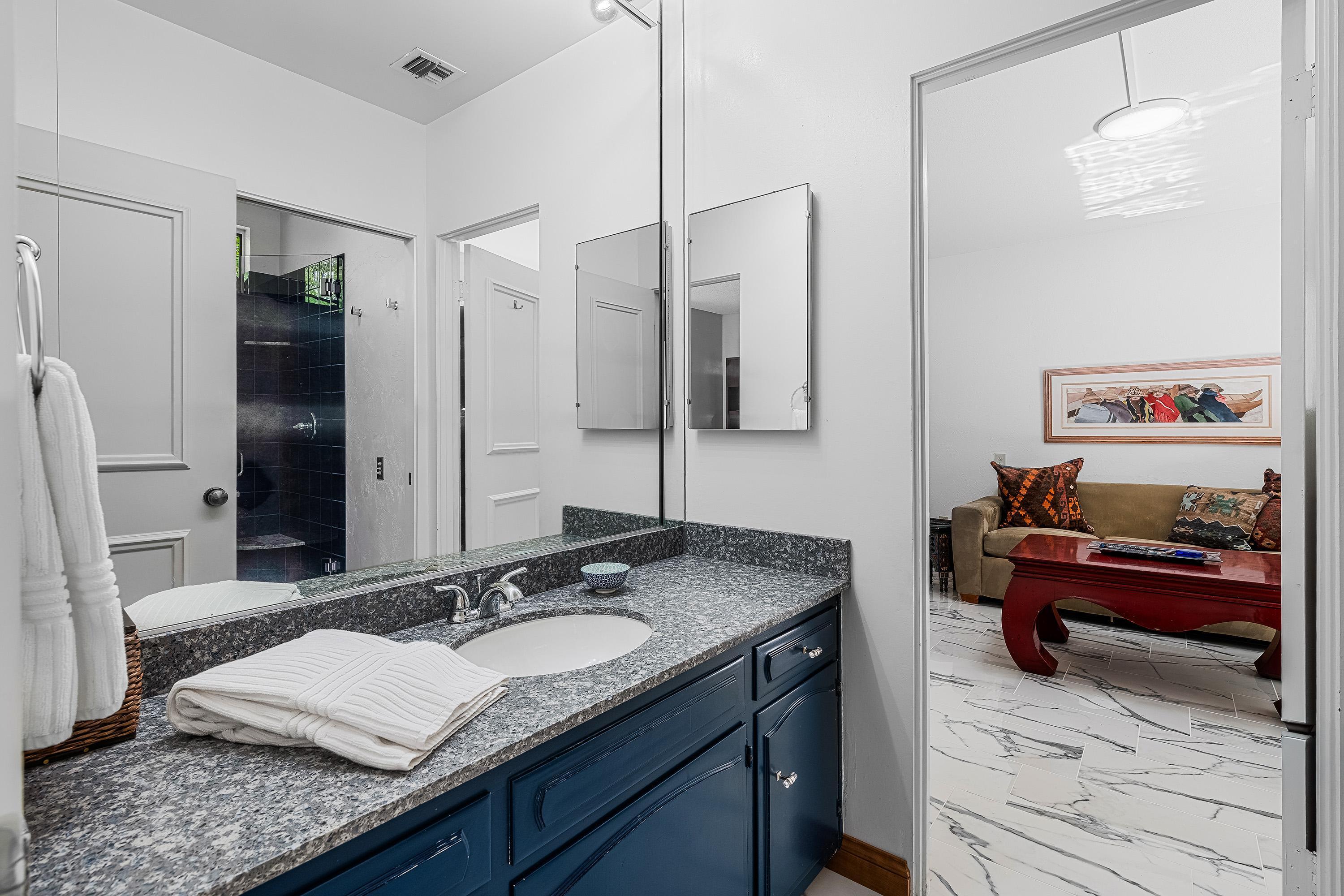 572 W Arenas RD Unit: 2