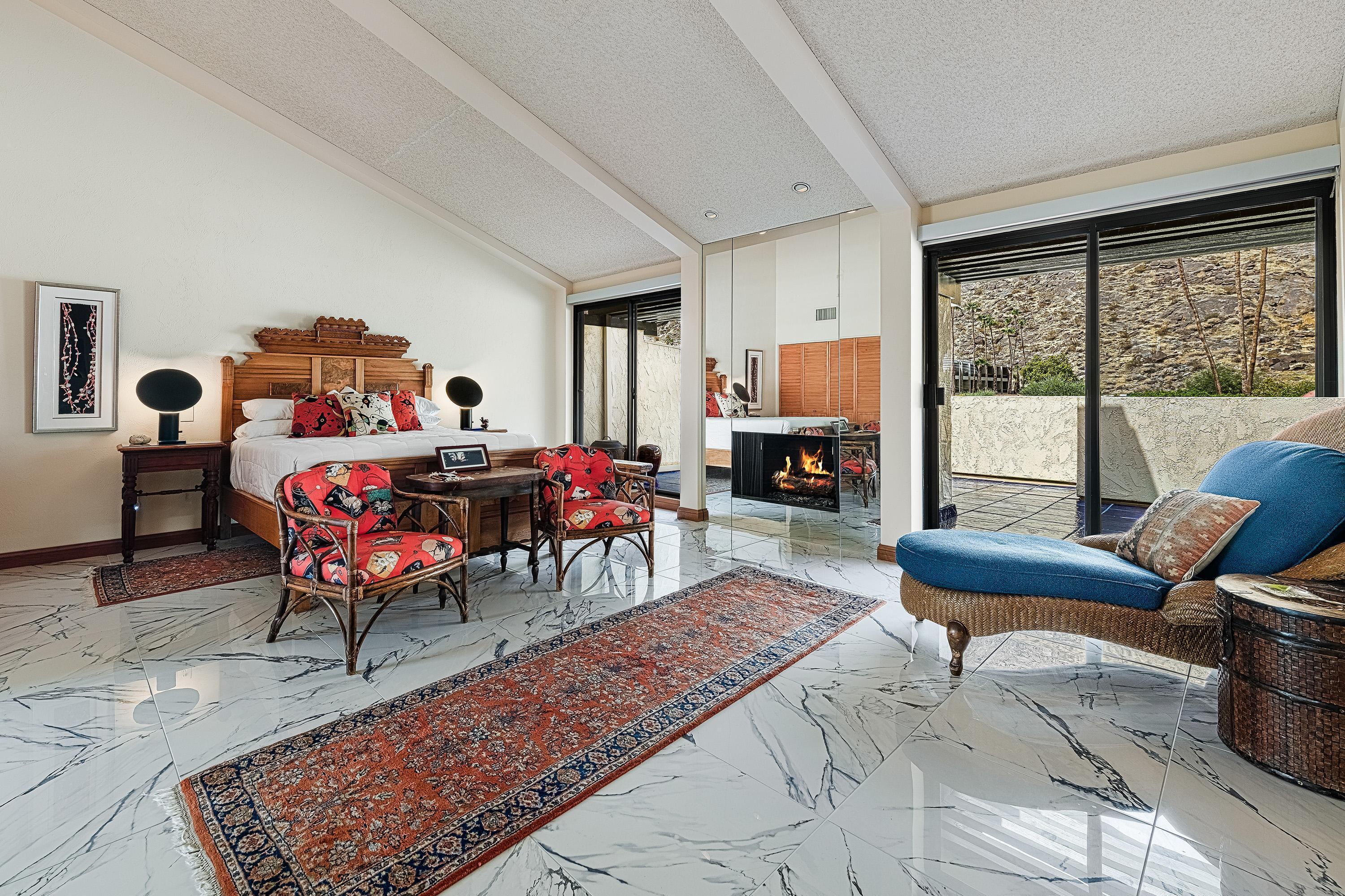 572 W Arenas RD Unit: 2