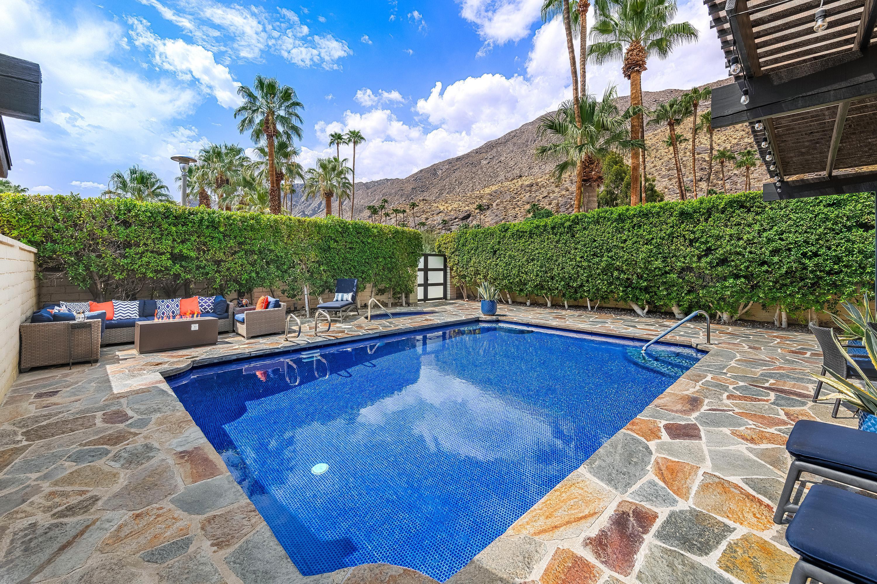 572 W Arenas RD Unit: 2