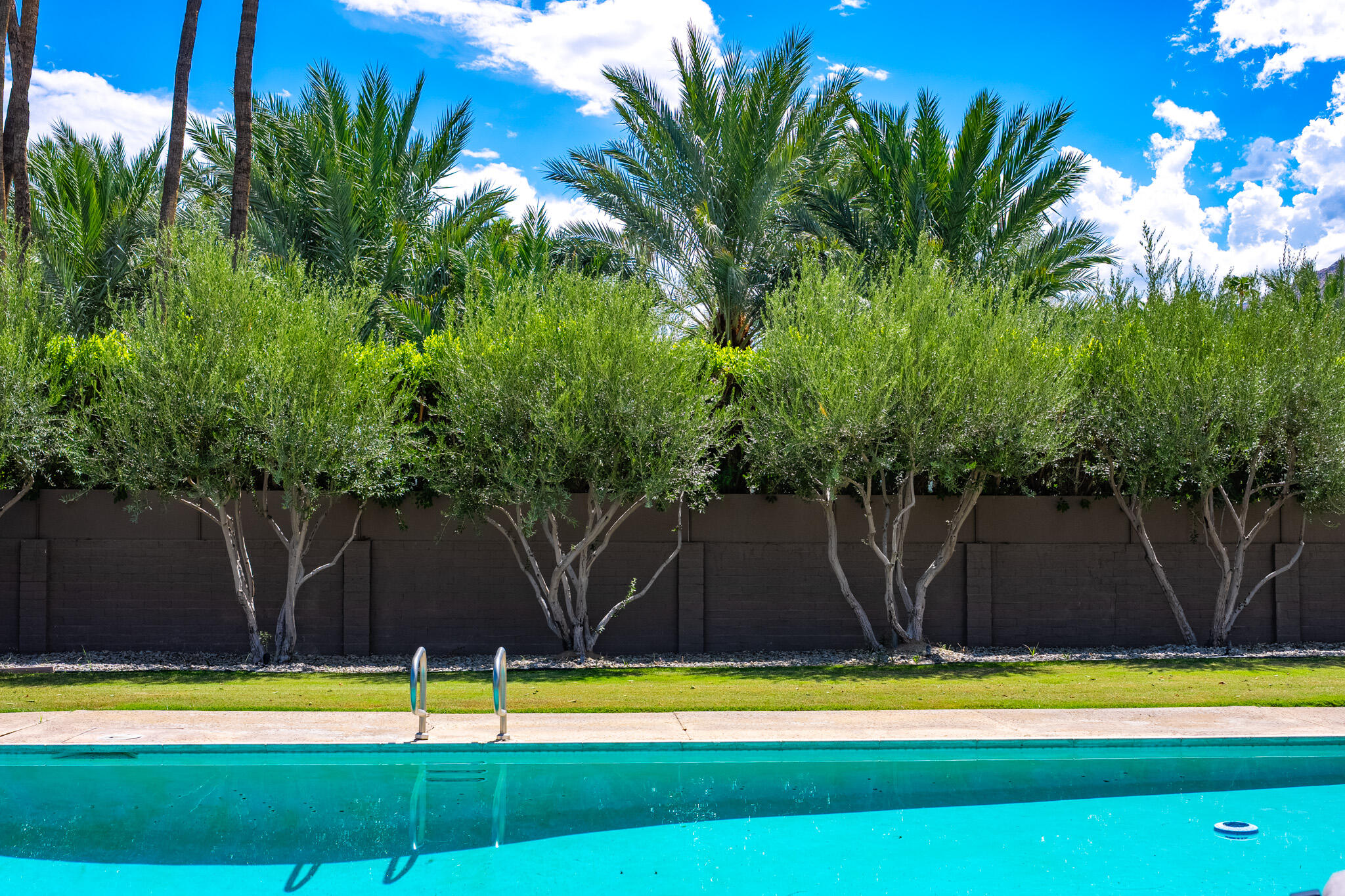 355 W Chino Canyon RD