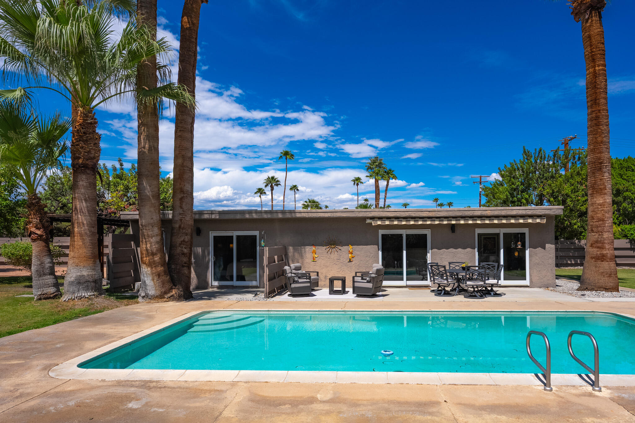 355 W Chino Canyon RD