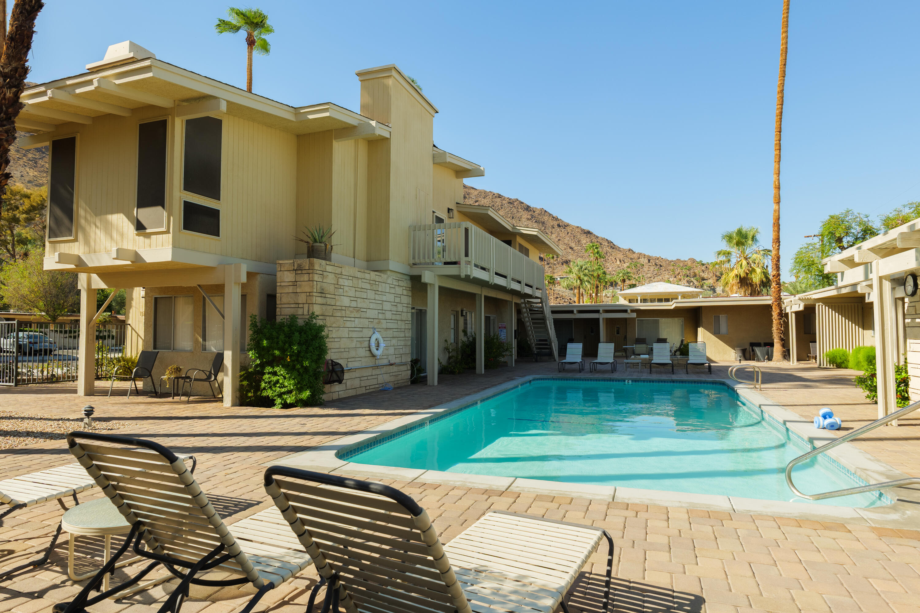 290 S San Jacinto DR Unit: 8