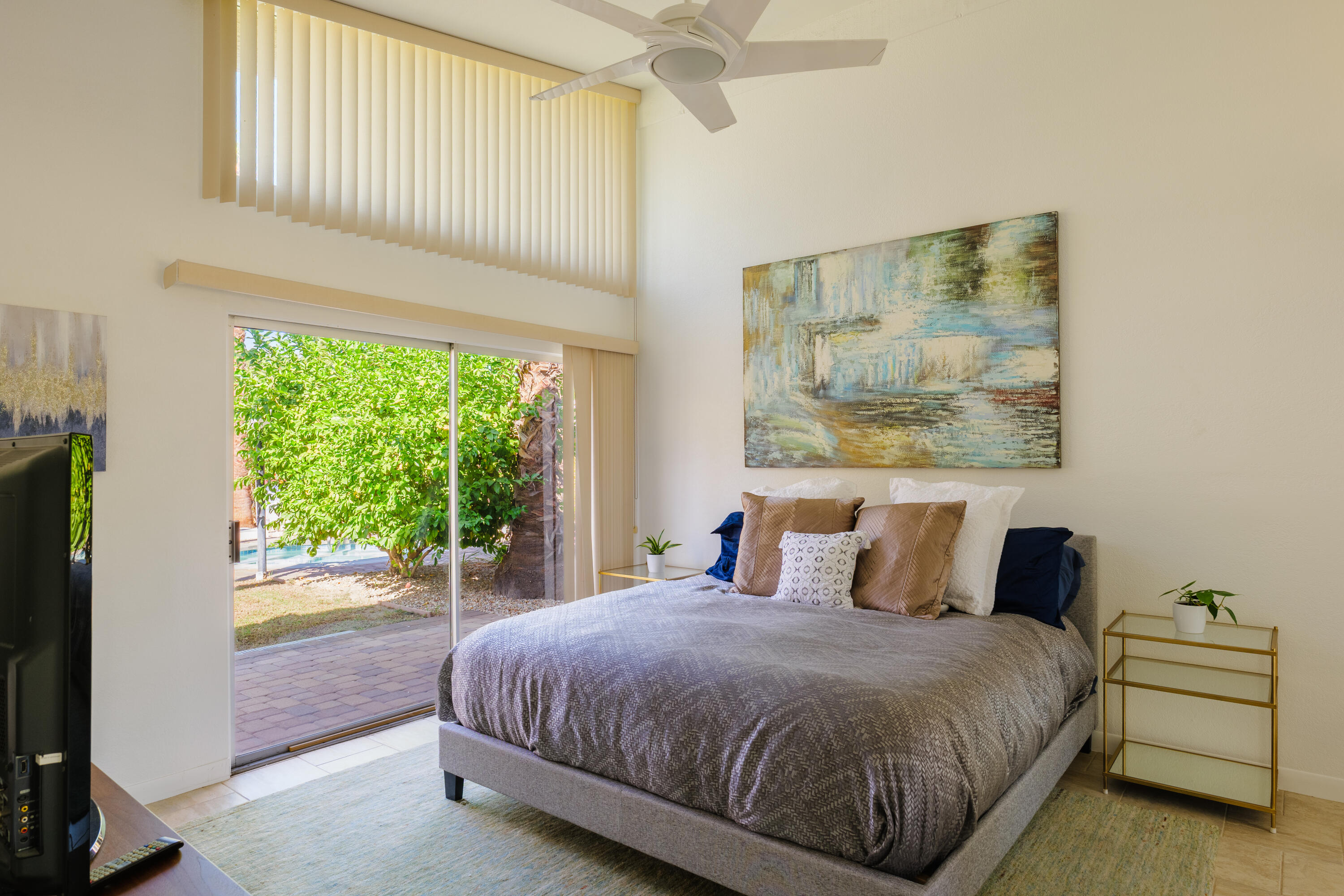 290 S San Jacinto DR Unit: 8