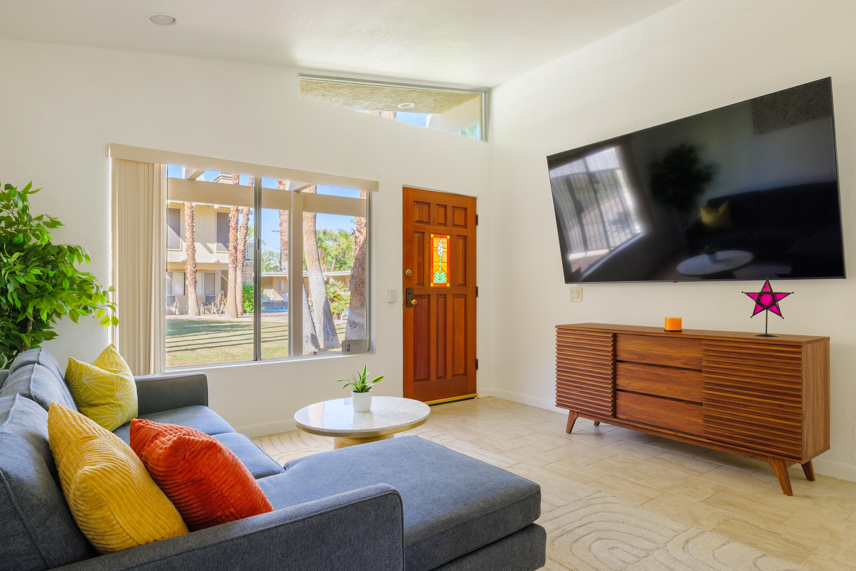 290 S San Jacinto DR Unit: 8